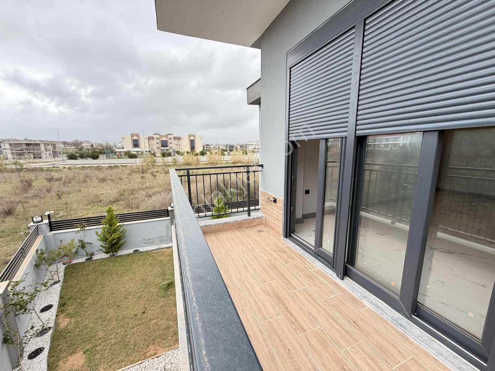 Sorgunda Ultralüx 3+1 Üst Kat Villa Dairesi Yerden Isıtma Havuz - Görsel 5