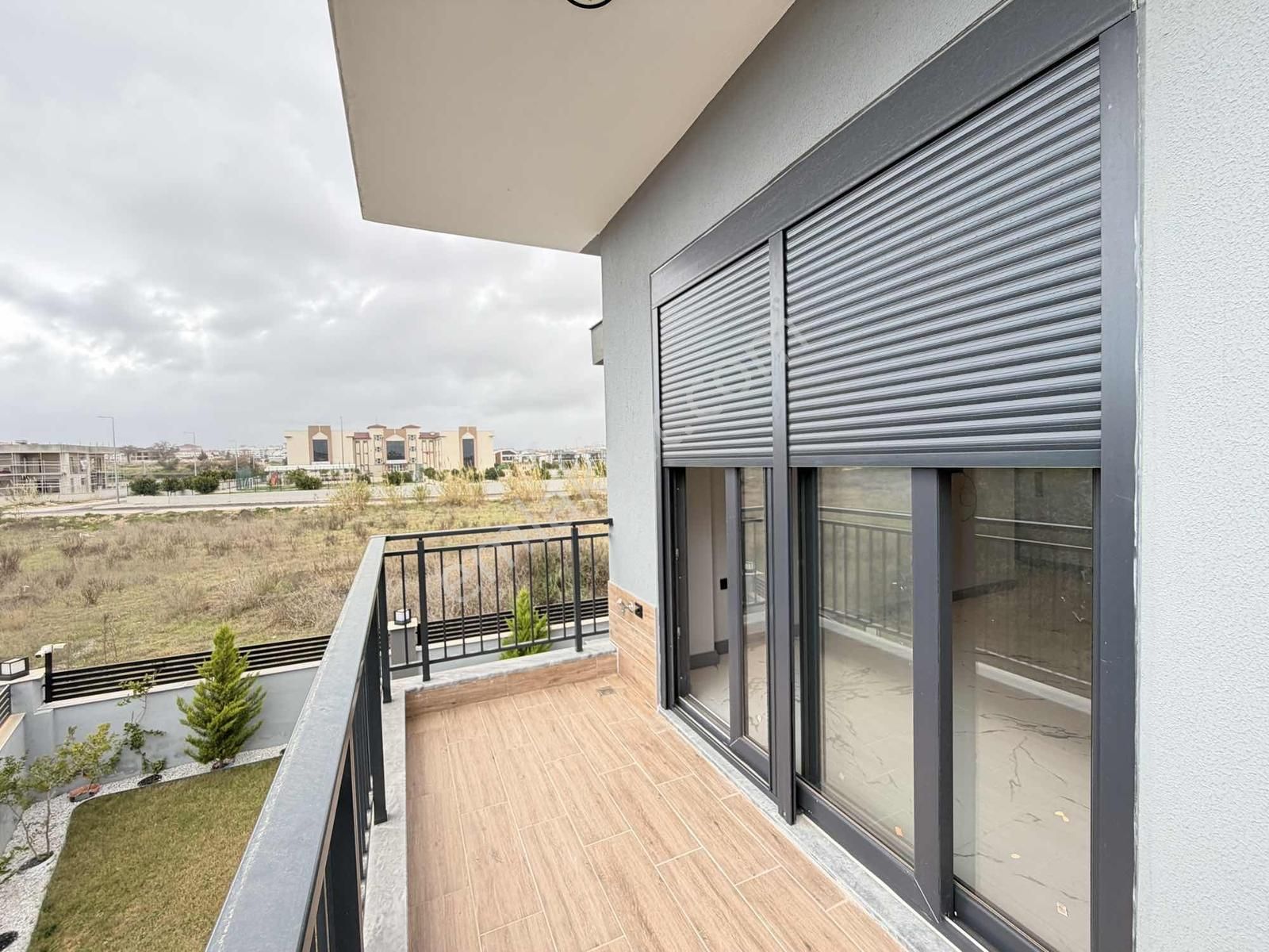 Sorgunda Ultralüx 3+1 Üst Kat Villa Dairesi Yerden Isıtma Havuz - Görsel 4