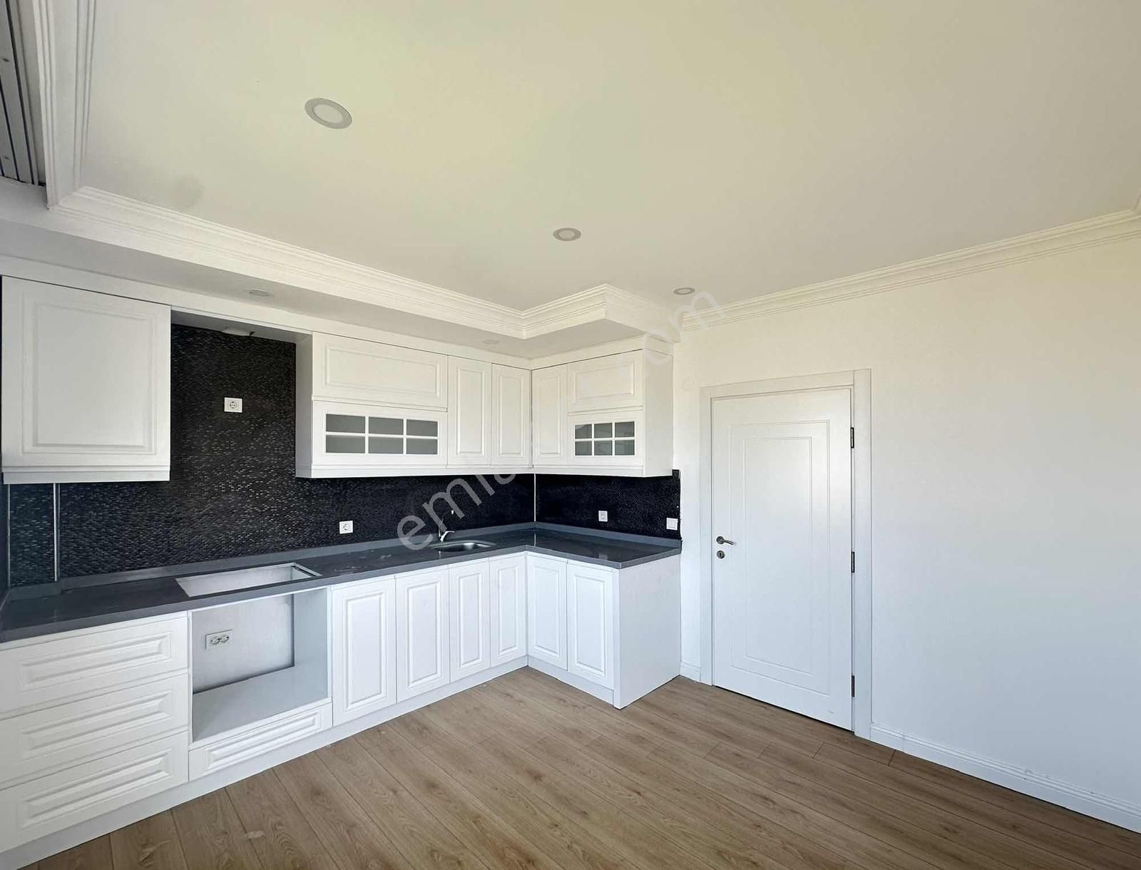 Migros Kavşağı Eslem Hastanesi Civarı 3+1 Havuzlu Arakat Daire - Görsel 8