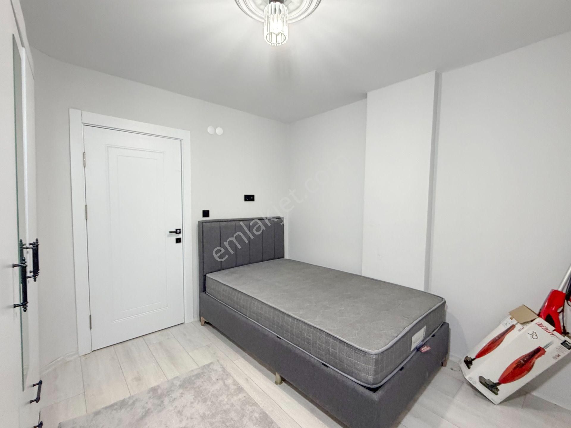 Deniz Manzaralı Eşyalı Kombisi Takılı Satılık 1+1 - Görsel 8