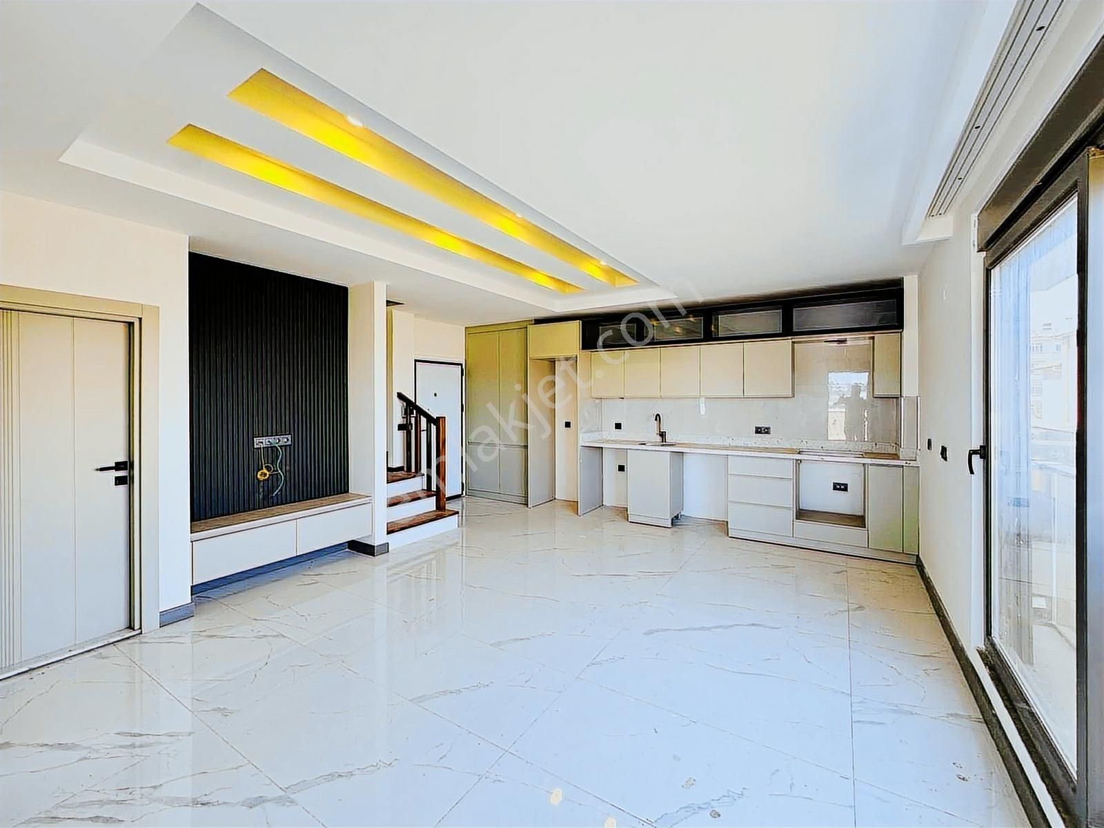 Ilıcada Lüks 3+1 Amerikan Mutfak Havuzlu Sıfır Dubleks Daire