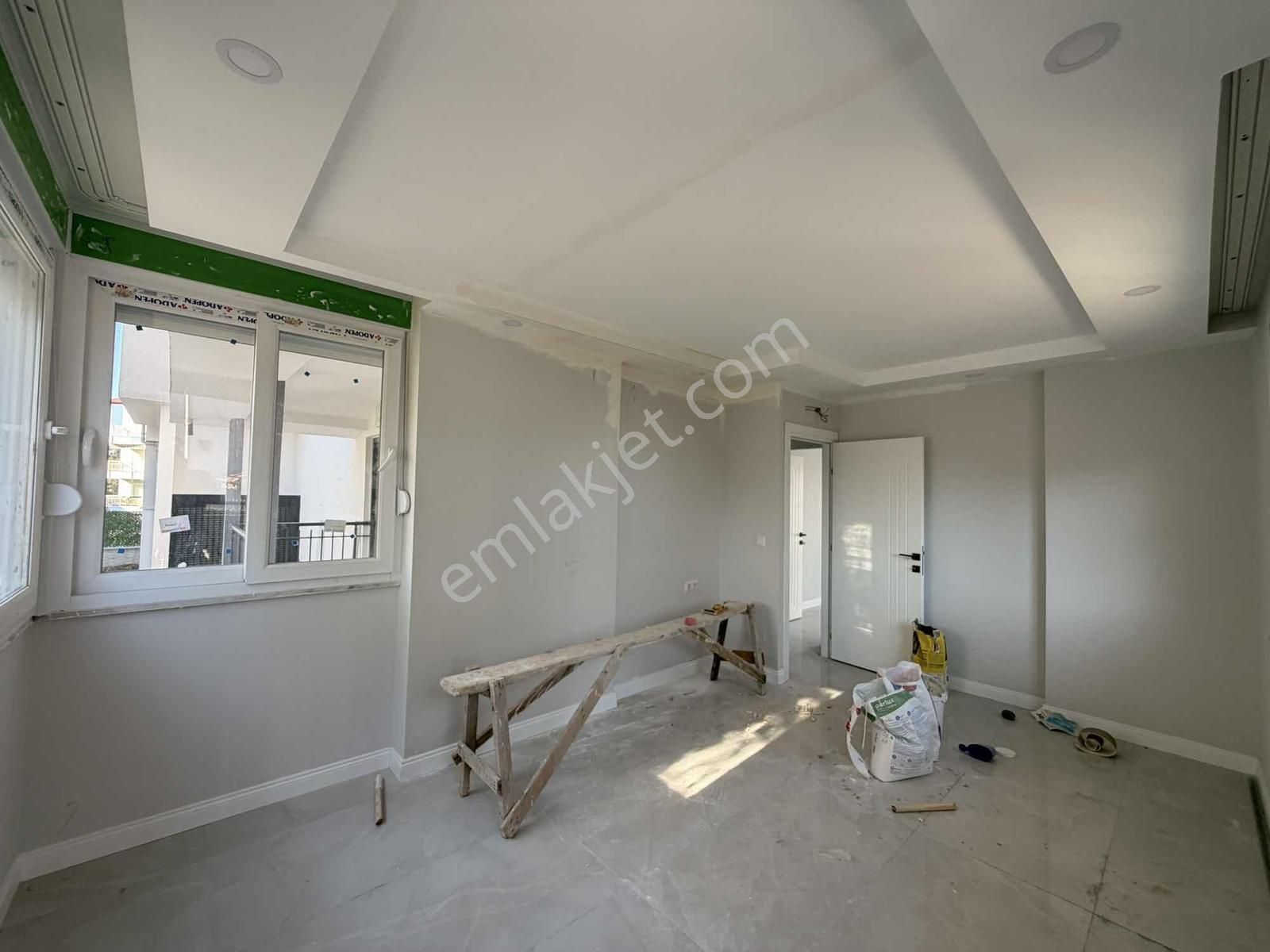 Side'de Geniş 1+1 İskanı Alınmış Havuzlu Satılık Lüks Daire - Görsel 3