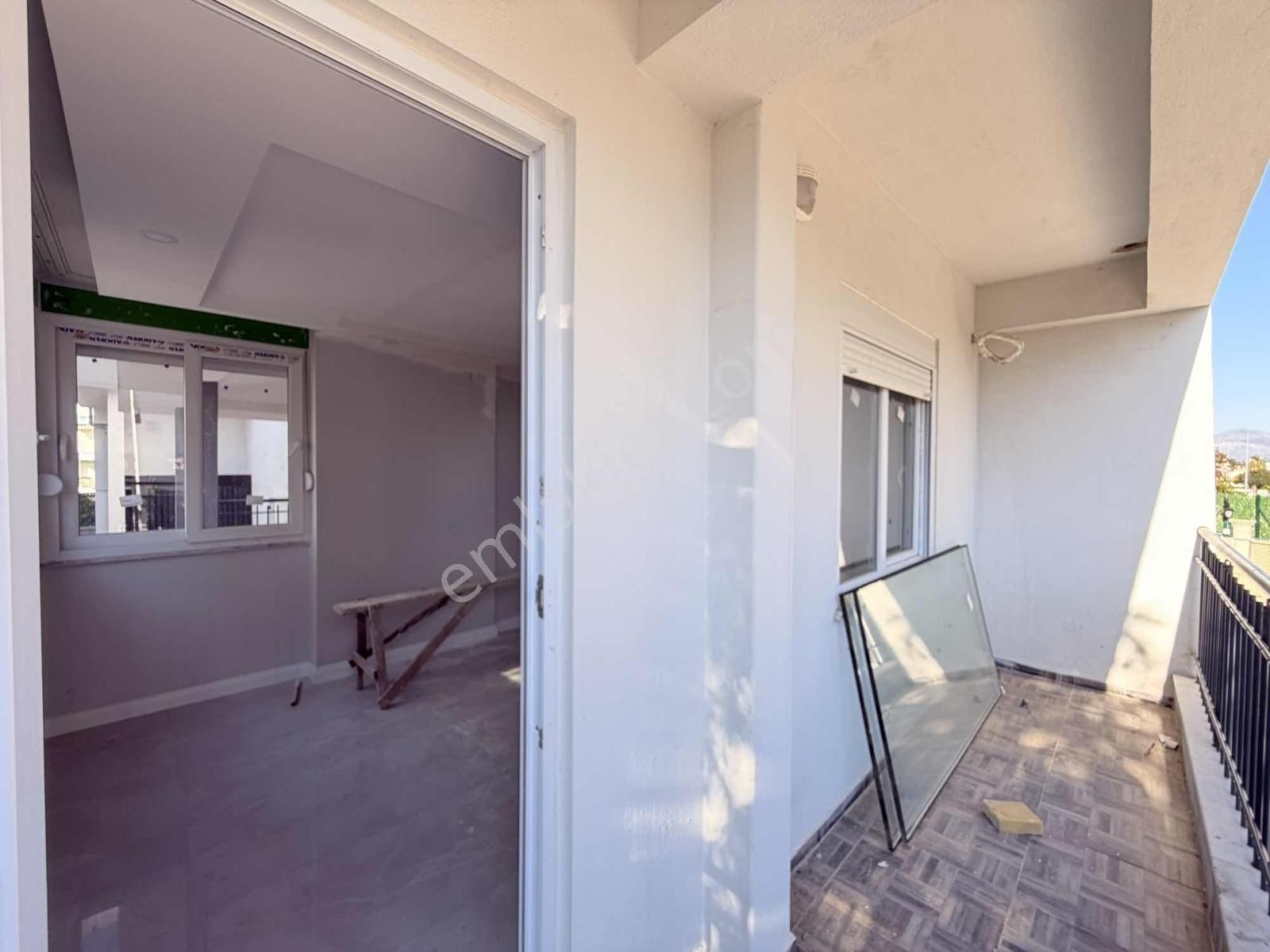 Side'de Geniş 1+1 İskanı Alınmış Havuzlu Satılık Lüks Daire - Görsel 4