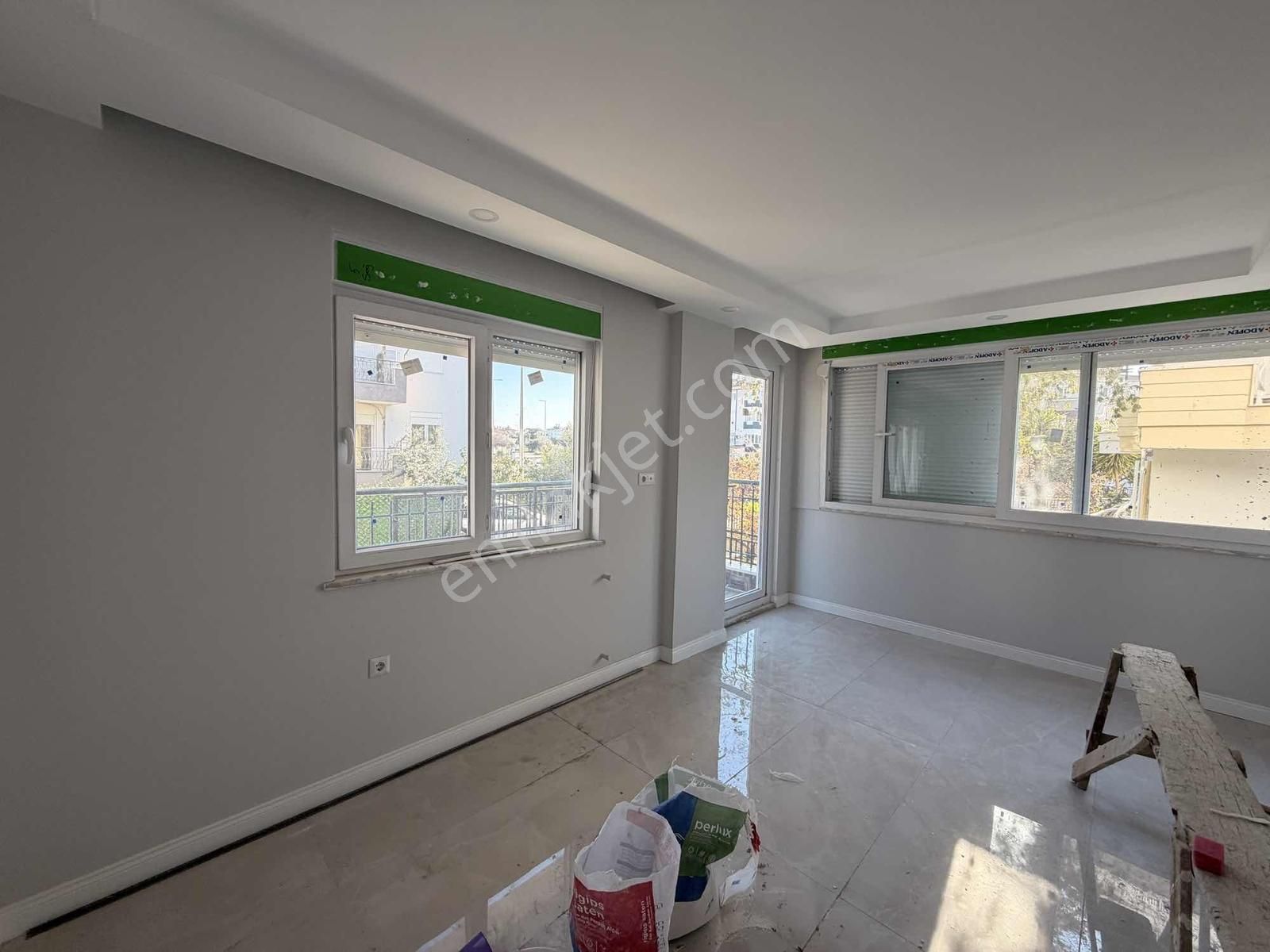 Side'de Geniş 1+1 İskanı Alınmış Havuzlu Satılık Lüks Daire - Görsel 7