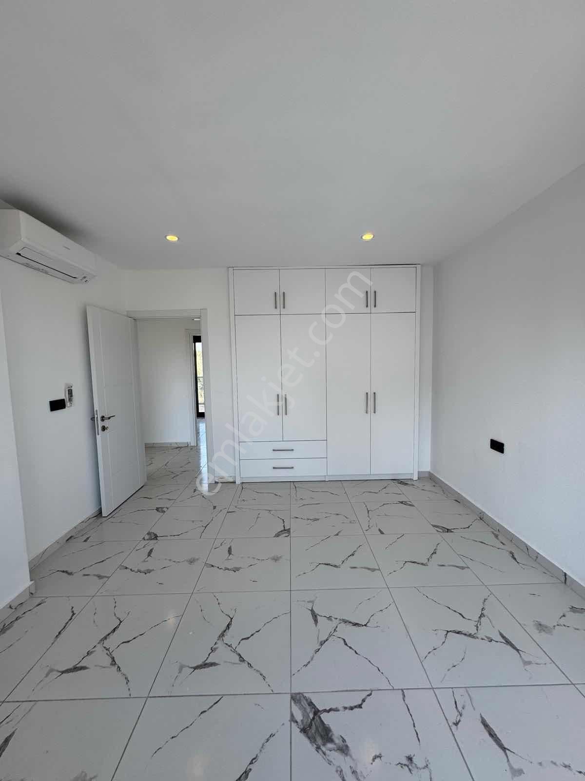 Kumköyde Satılık Müstakil Tripleks Köşe Villa - Görsel 2