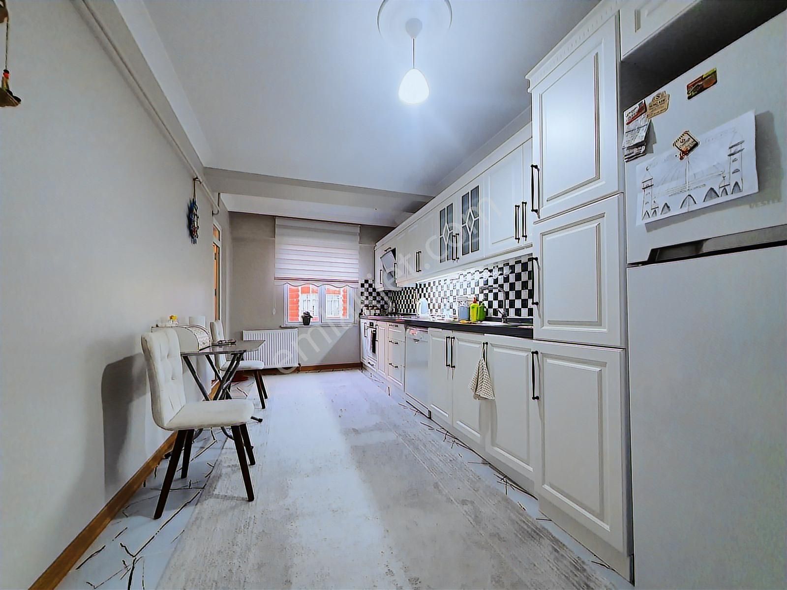 Kapaklı Yuvam Merkezde İçi Özel Tasarım, Teraslı Ve Geniş 2+1 - Görsel 11