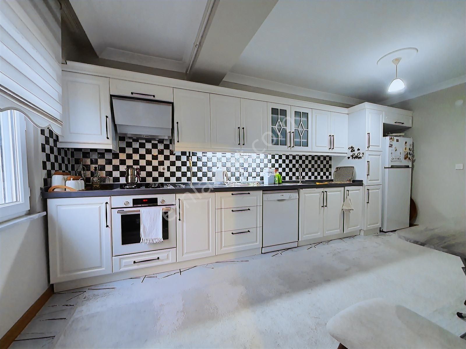 Kapaklı Yuvam Merkezde İçi Özel Tasarım, Teraslı Ve Geniş 2+1 - Görsel 21