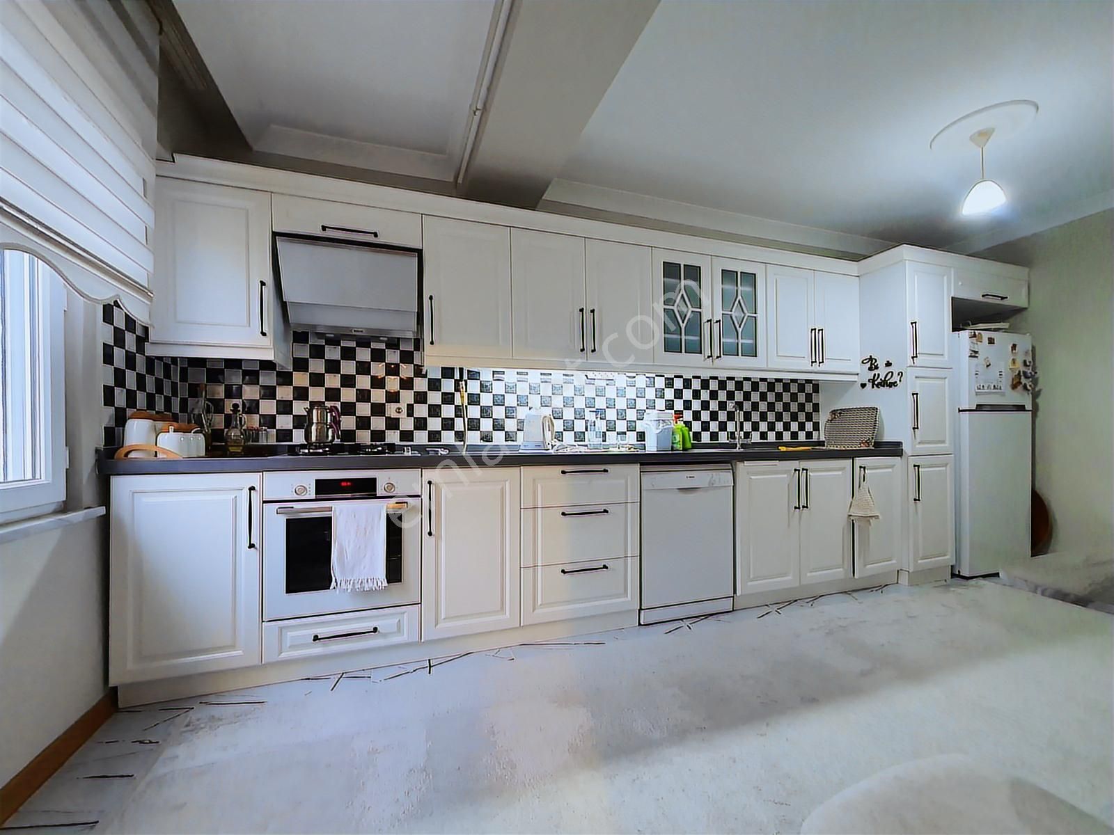 Kapaklı Yuvam Merkezde İçi Özel Tasarım, Teraslı Ve Geniş 2+1 - Görsel 19