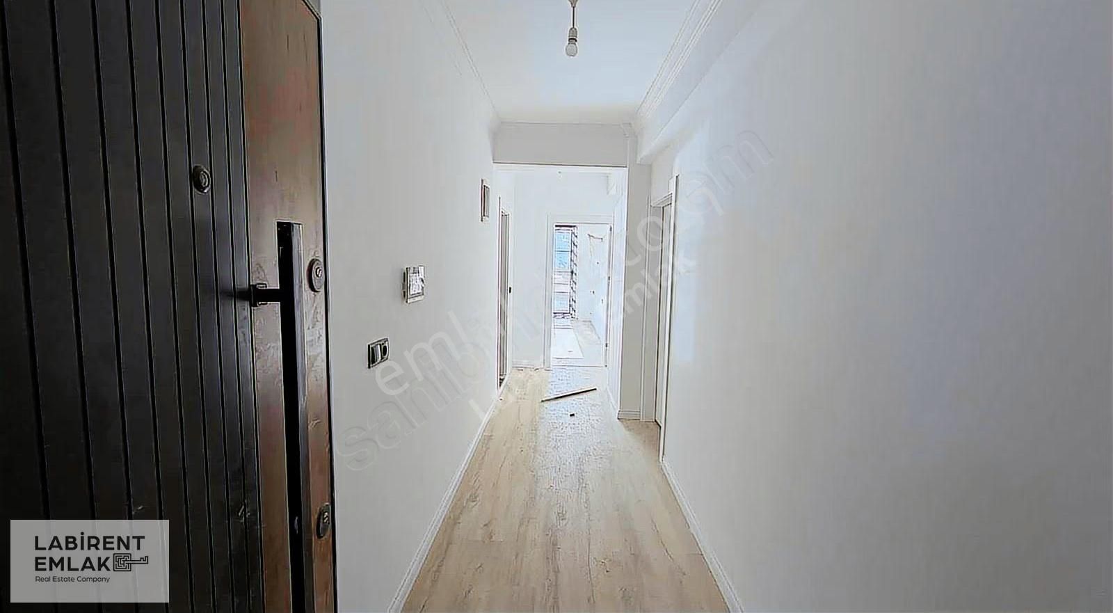 Cadde Üzerinde Asansörlü 2+1 Satılık Daire