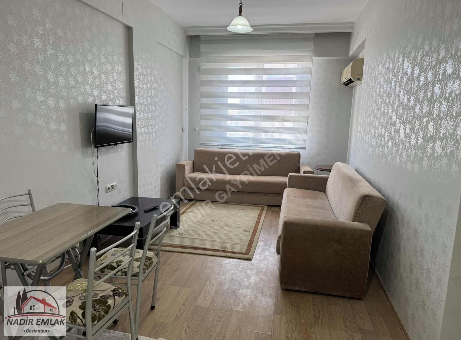 Kiralık Üniversite Civarı 1+1 Full Eşyalı Balkonlu Nezih Binada