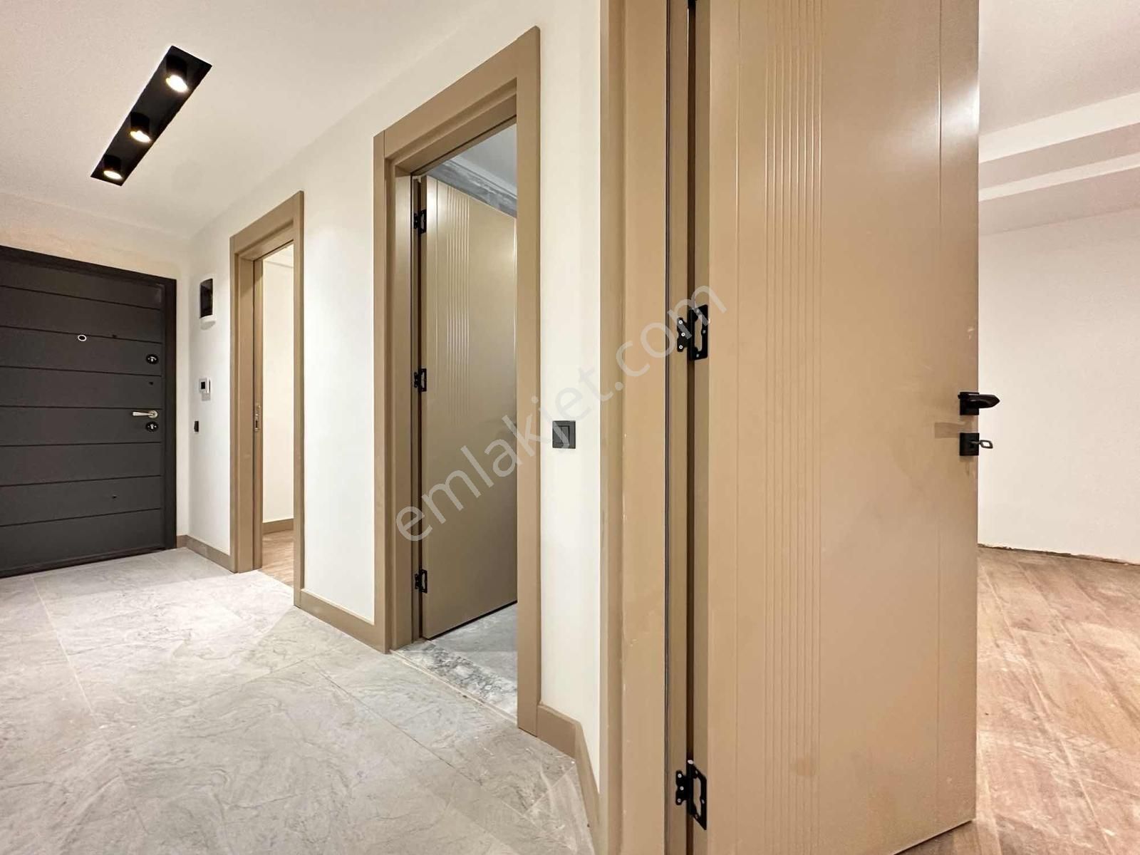 Evrensekide Lüks Site İçinde 2+1 Bahçe Katı Sıfır Satılık Daire - Görsel 3