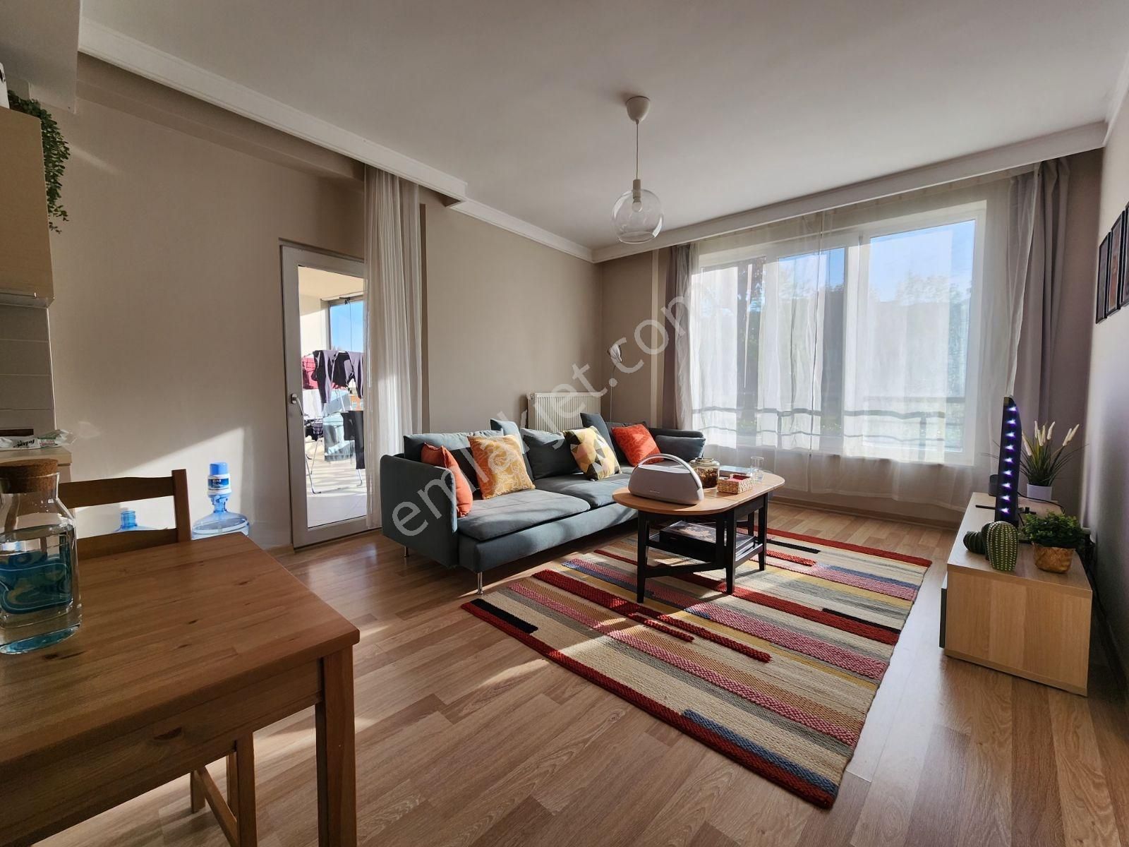 Evora Istanbul T Parsel De Kat Bahçeli Büyük Tip Satılık 1+1