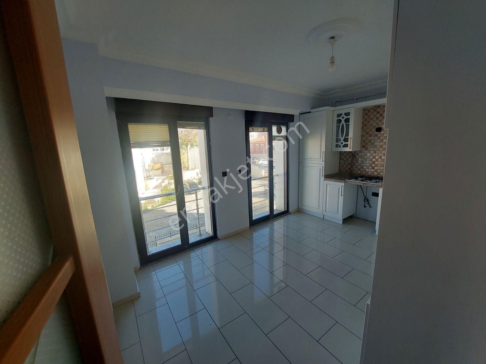 Selimiye Otoparklı Asansörlü 3+1 Daire - Görsel 14