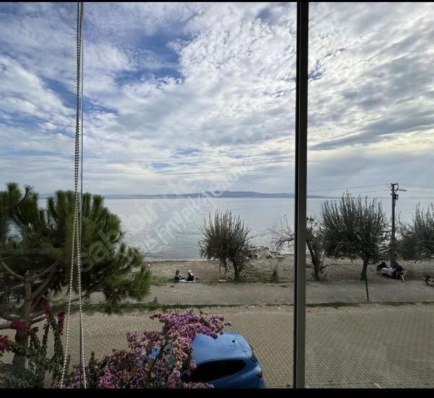 Armutlu Karşıyaka Da Denize Sıfır Satılık Deniz Manzaralı 1+1