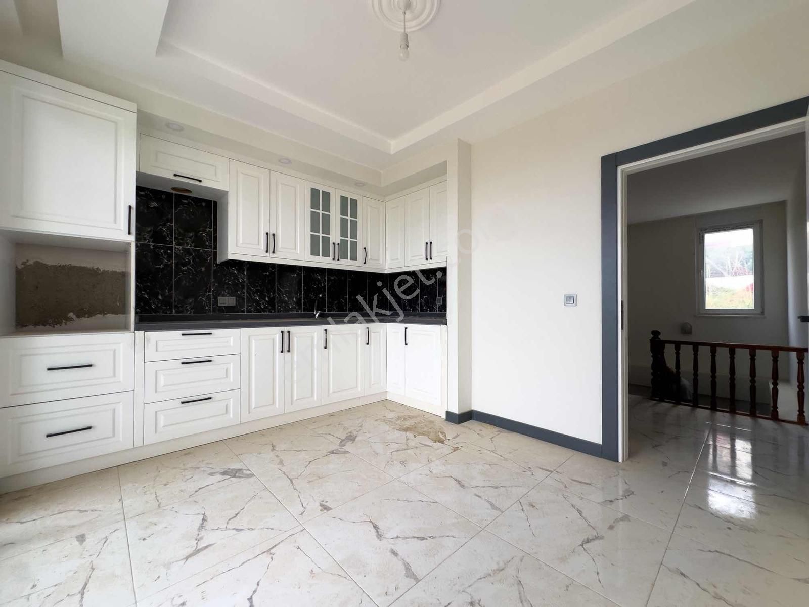 Ilıcada 4+1 Dubleks / Bahçeli / Havuzlu / Kapalı Mutfaklı** - Görsel 8