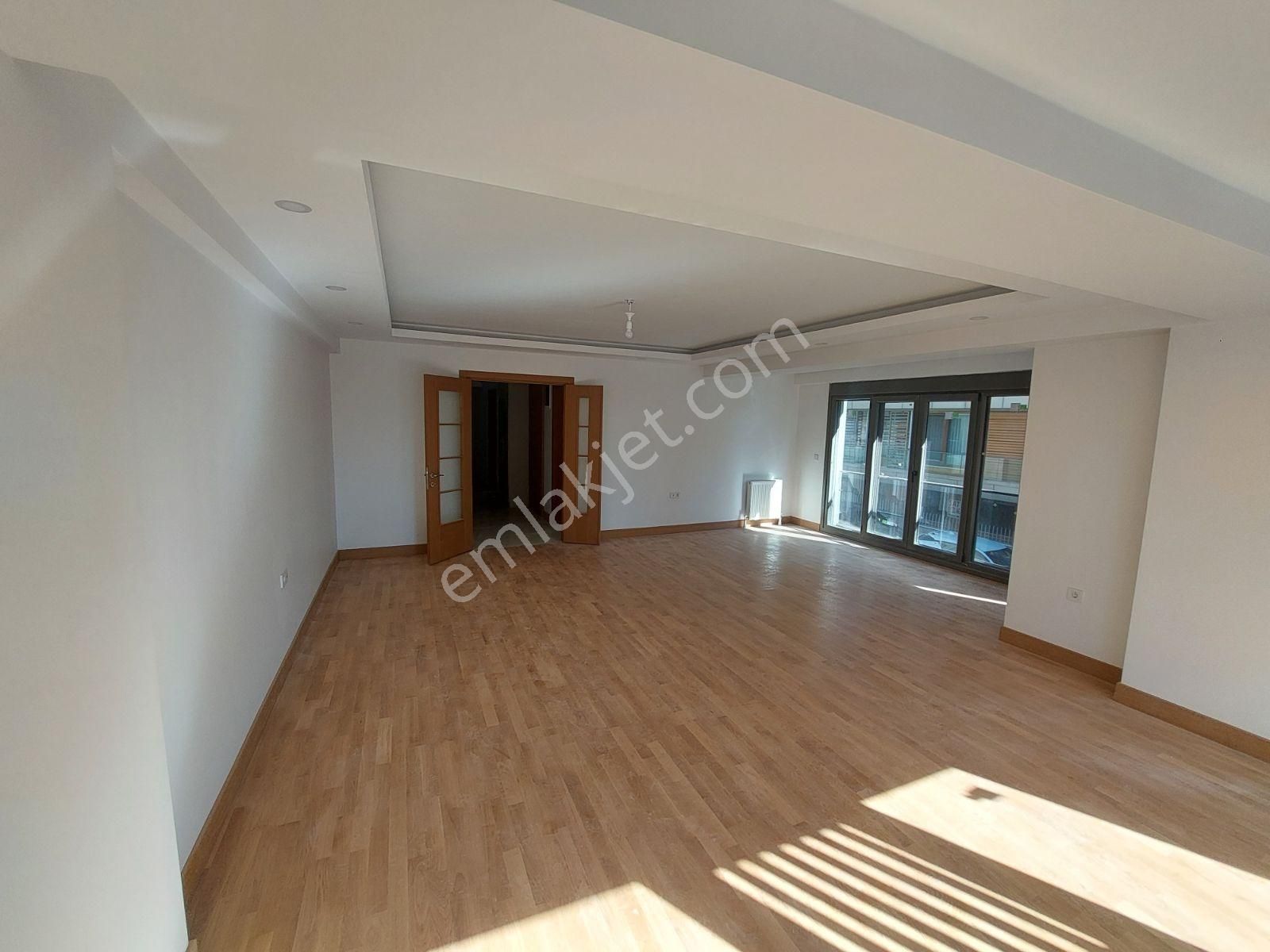 Salacak Sıfır Binada Asansörlü Satılık 3+1 Köşe Daire - Görsel 23