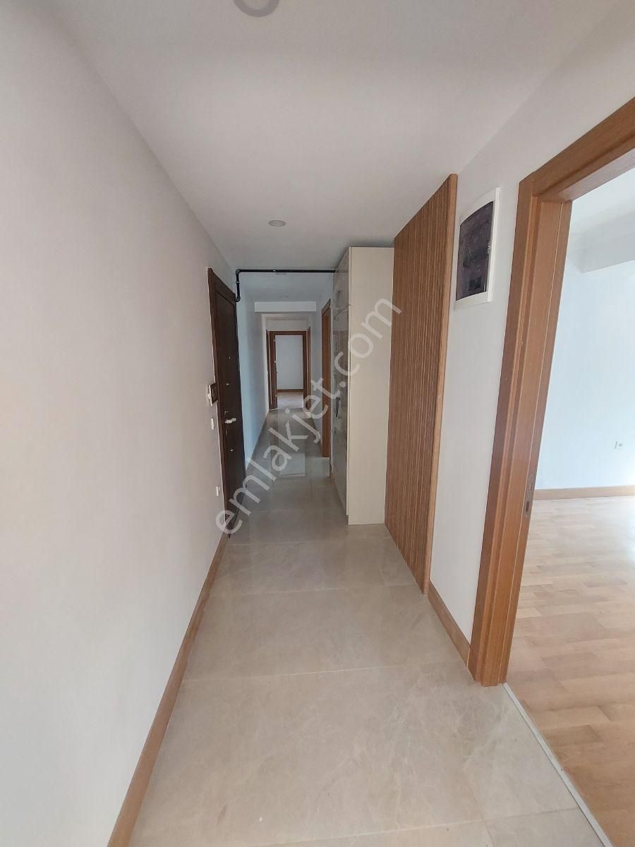 Salacak Sıfır Binada Asansörlü Satılık 3+1 Köşe Daire - Görsel 8