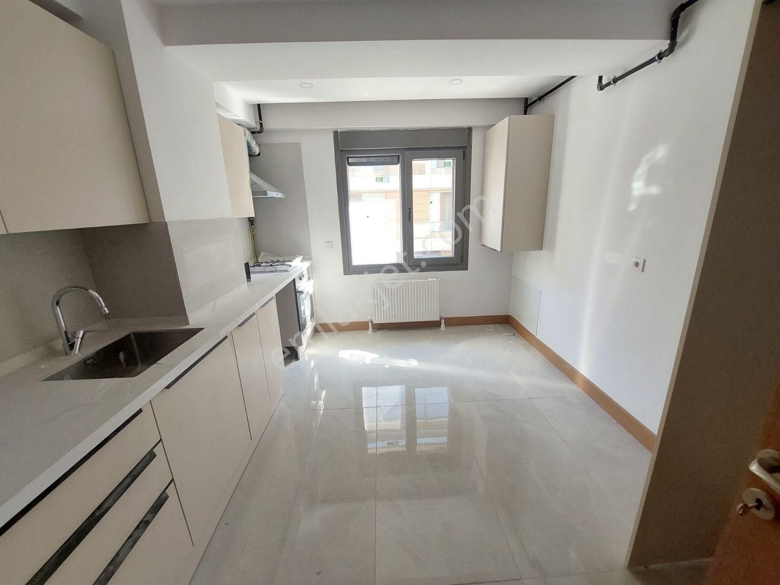 Salacak Sıfır Binada Asansörlü Satılık 3+1 Köşe Daire - Görsel 20