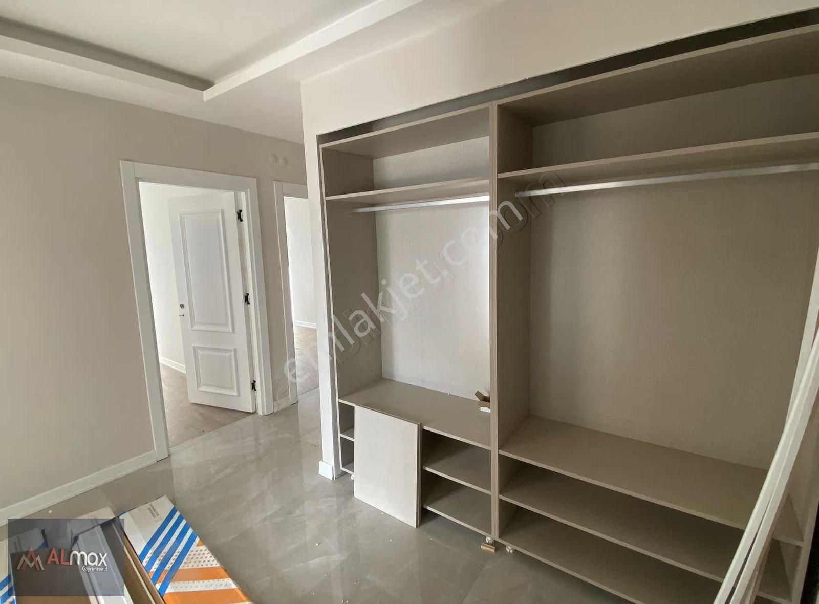 En Yapı Tepe Konutları Gültepede 4+0 Güneybatı Cepheli Satılık - Görsel 4