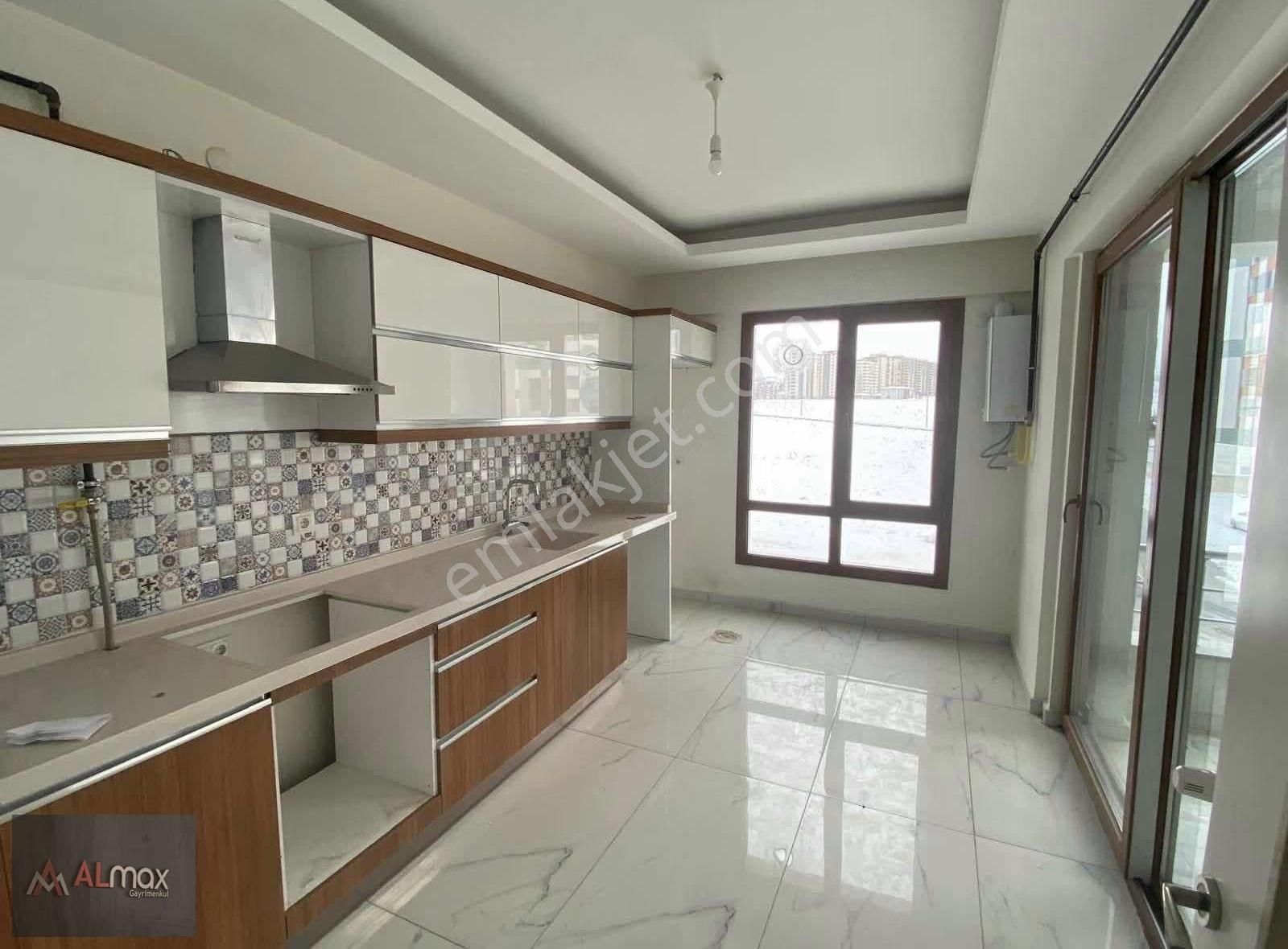 Serkent Demir Karamancı İlköğretim Yanında Satılık Daire