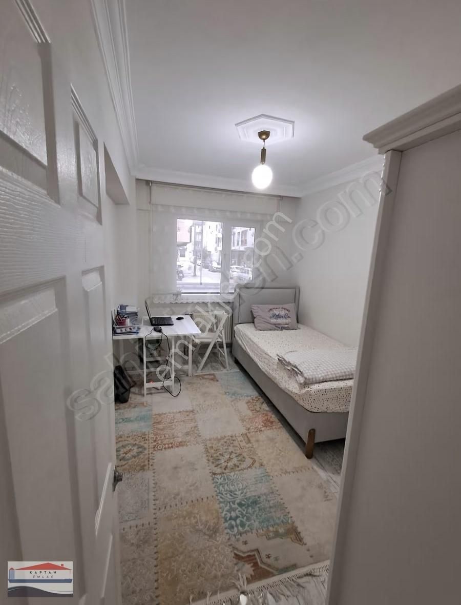 Barbaros'ta İ.bodur Lisesine Yakın Ayrı Mutfak Satılık 3+1 - Görsel 6