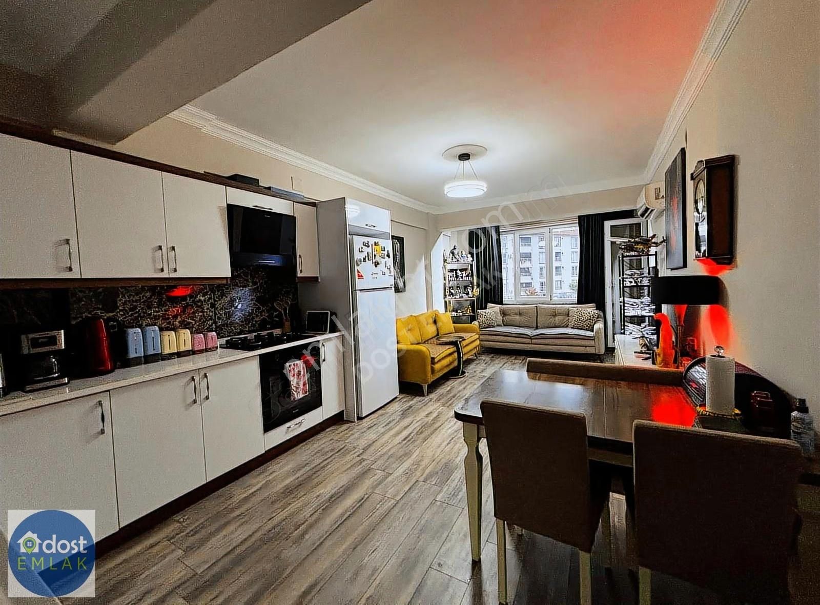 Dost Emlaktan Asansörlü Geniş 1+1 Satılık Daire