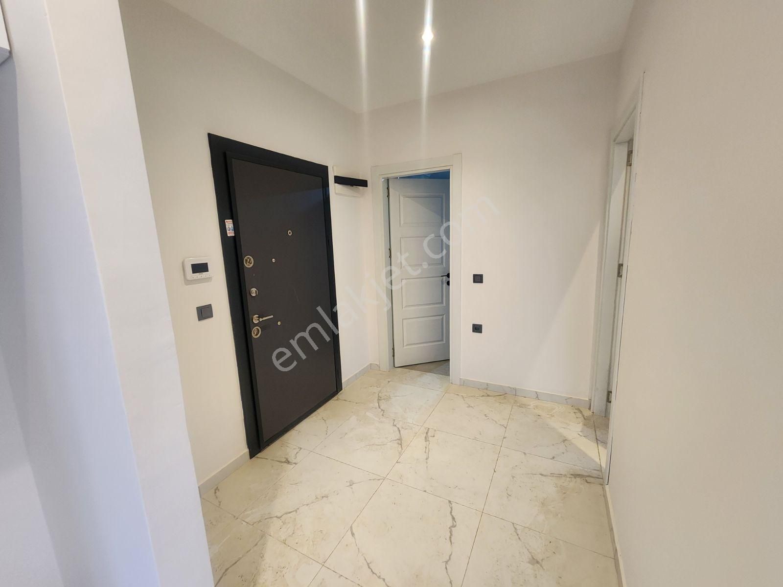 Antalya Aney Mahmutlar Mahallesi'nde Harika Manzaralı 1+1 - Görsel 12