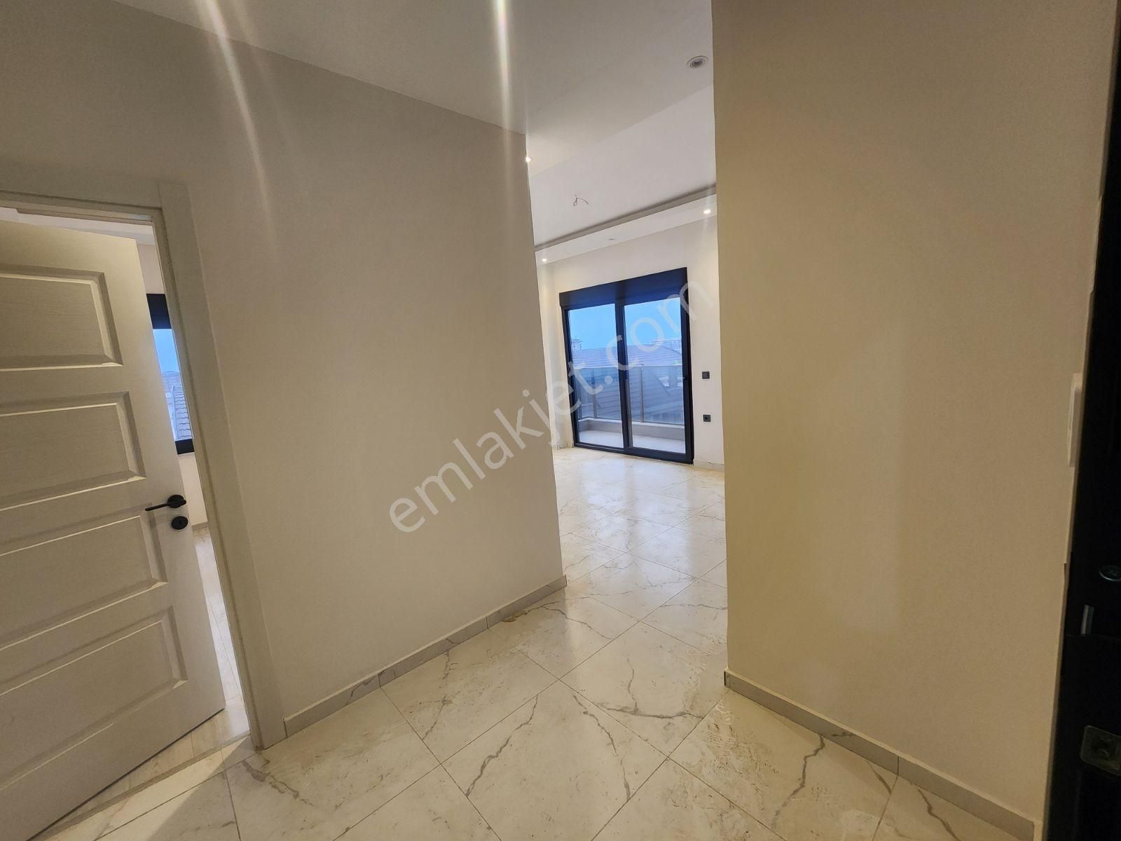 Antalya Aney Mahmutlar Mahallesi'nde Harika Manzaralı 1+1 - Görsel 13