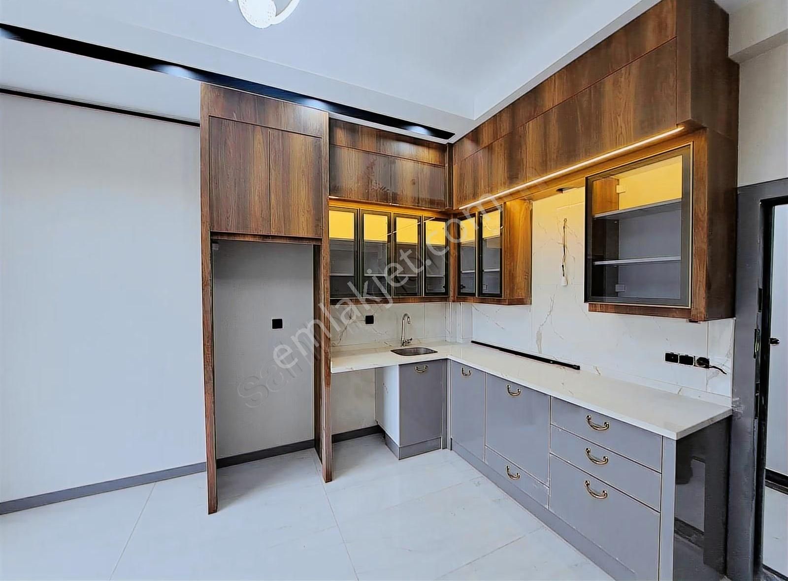 Denipol Yakını Balkonlu Satılık Lüks Apart