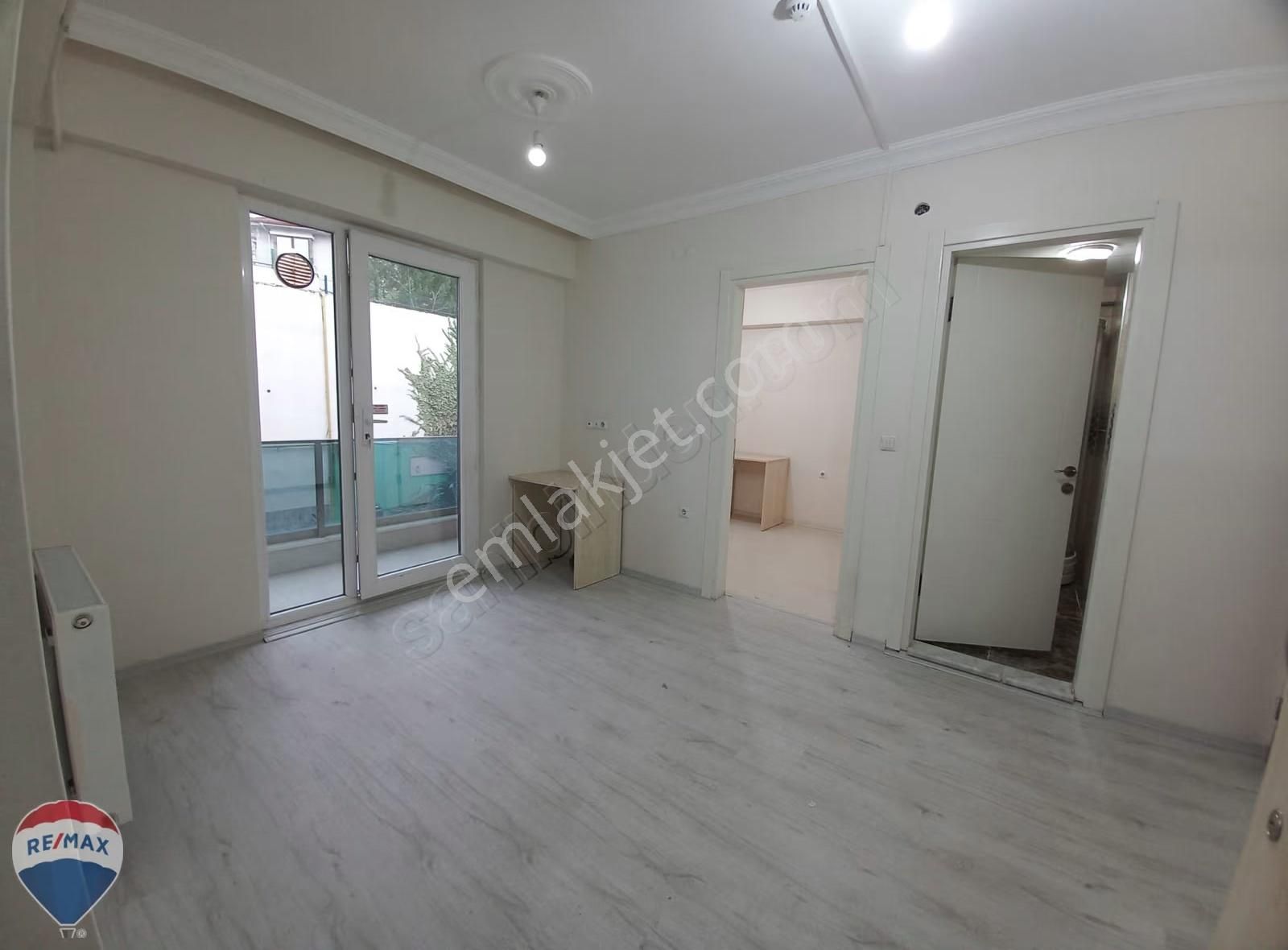 Remax Mavi-kemalpaşa Kampüslife Sitesi Arakat Asansörlü2+1apart - Görsel 3