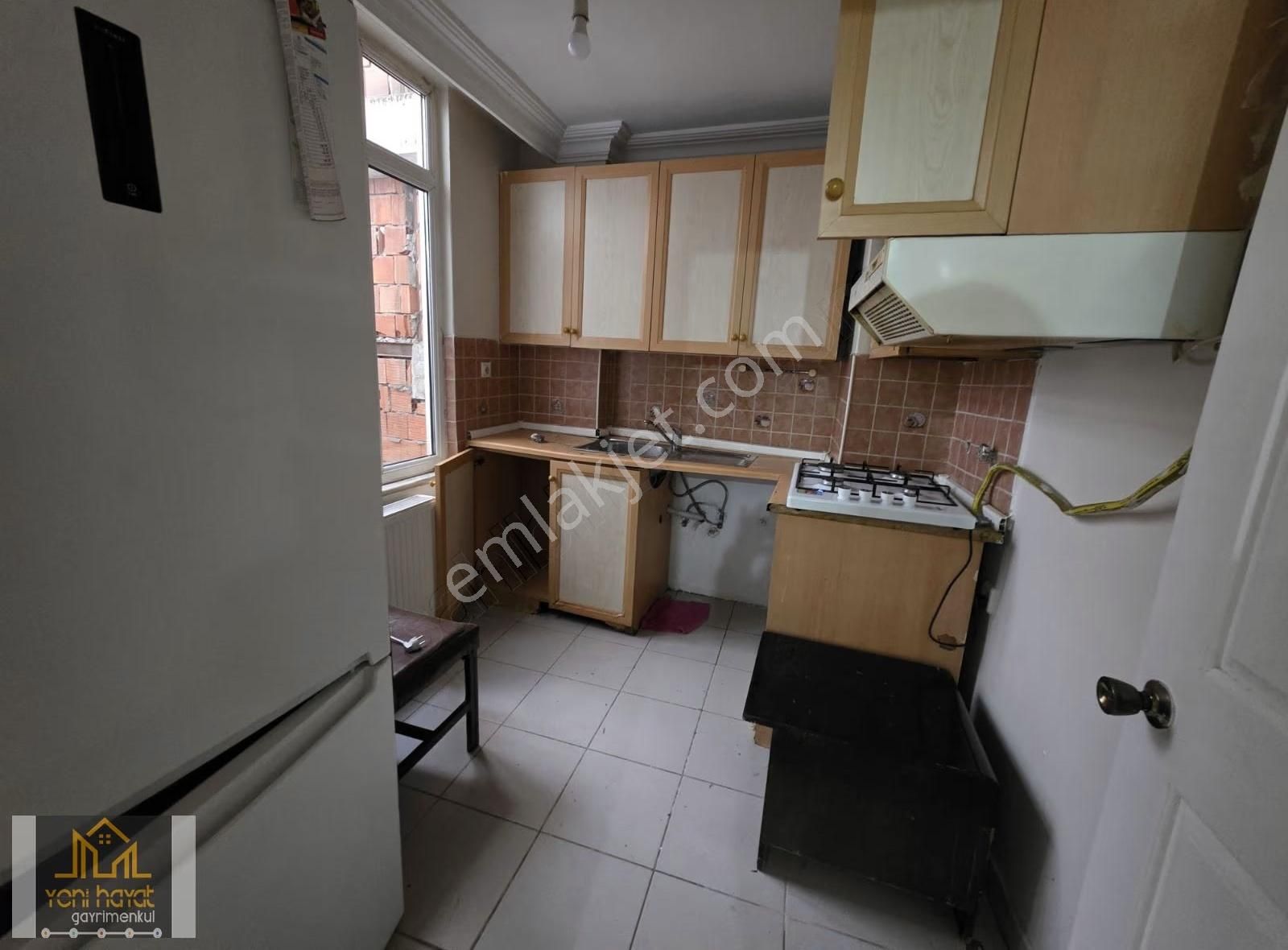 Pazar Mah. De Tranvaya Cok Yakın Ara Kat Fırsat Geniş 2+1 Daire - Görsel 2