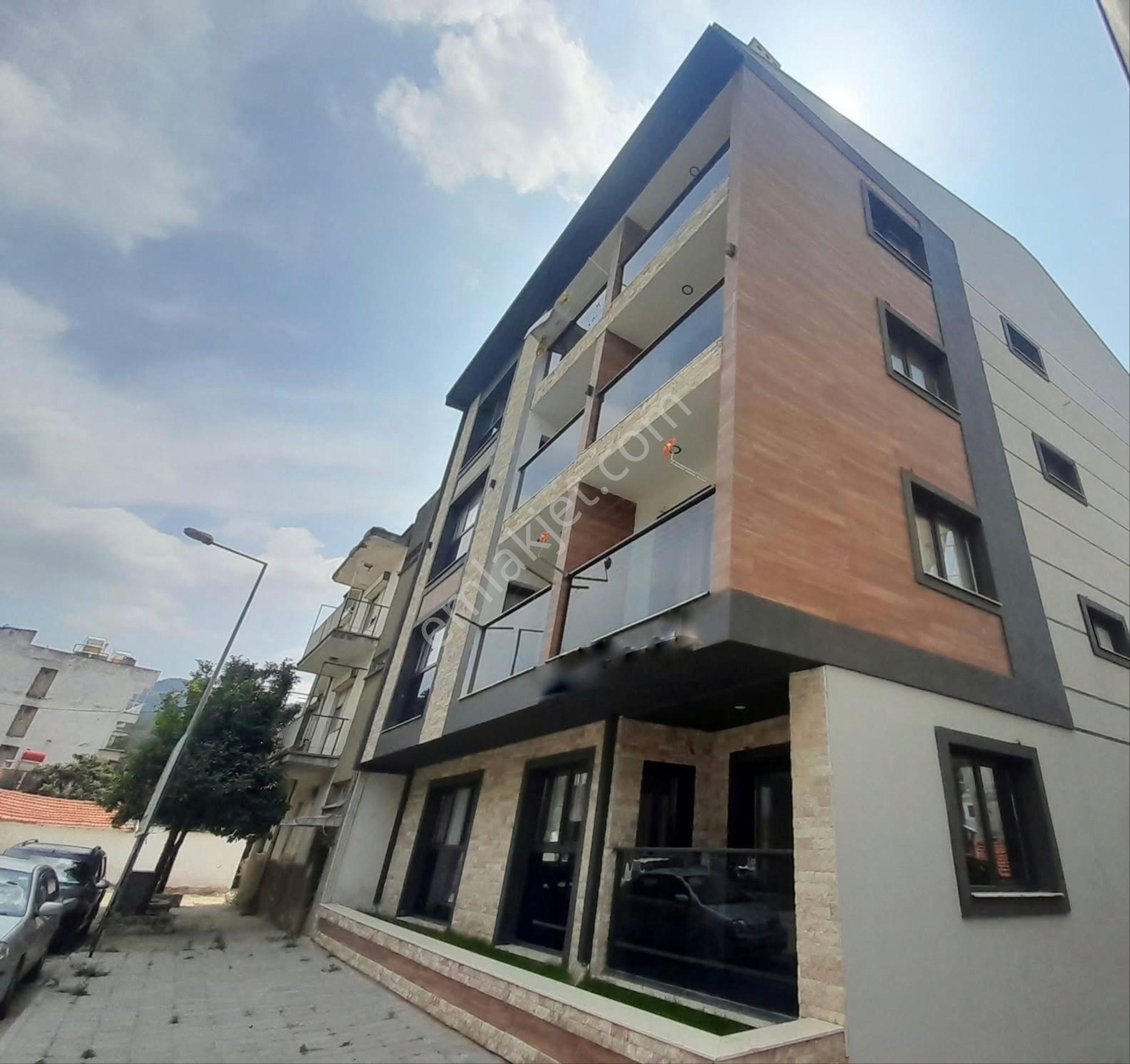 Kuşadası Davutlar Merkezde Satılık 2+1 Daire
