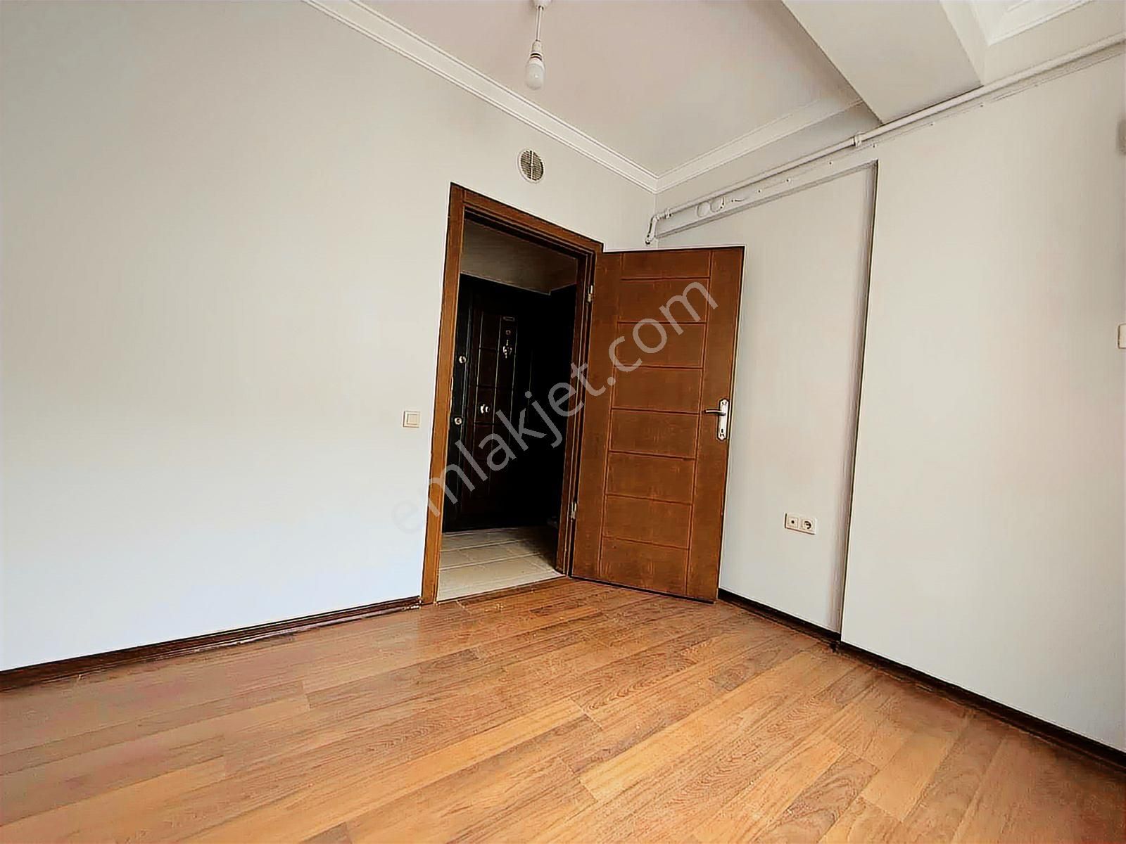 Kr Unıty'den Kırmızı Toprak Mah. 1+1 Arakat Kiralık - Görsel 4