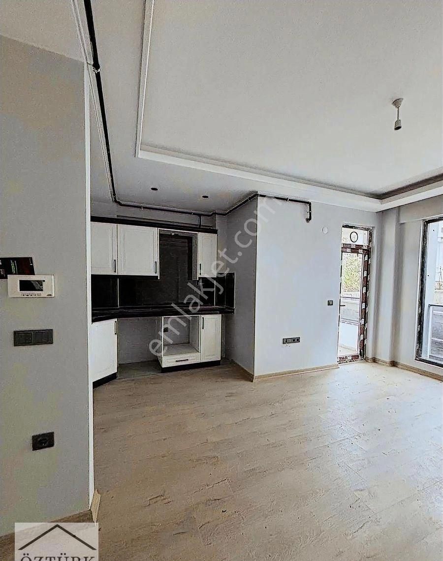 Küçükkolpınarda Alaçam Caddesinin Altında Yatırımlık 1+1 - Görsel 2