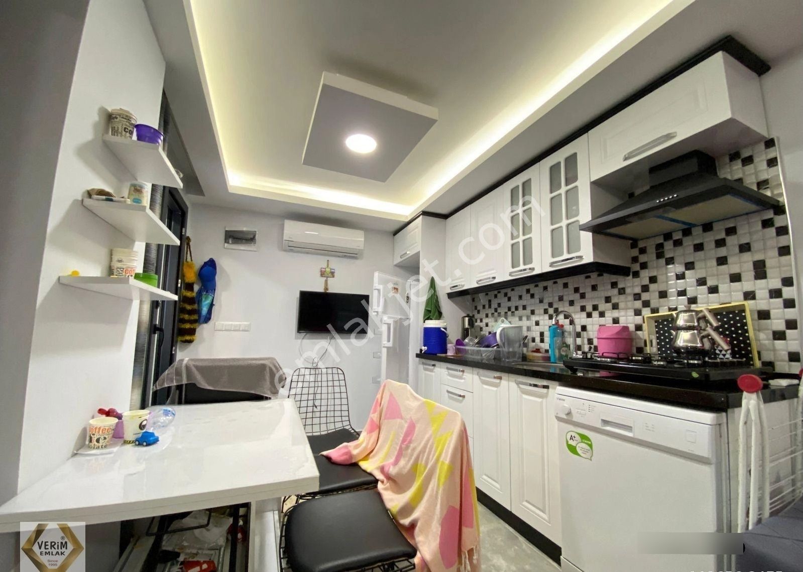 Seferihisar Ürkmez Bengiler Deniz Tarafın'da 1+1 Bahçeli Satılık Daire