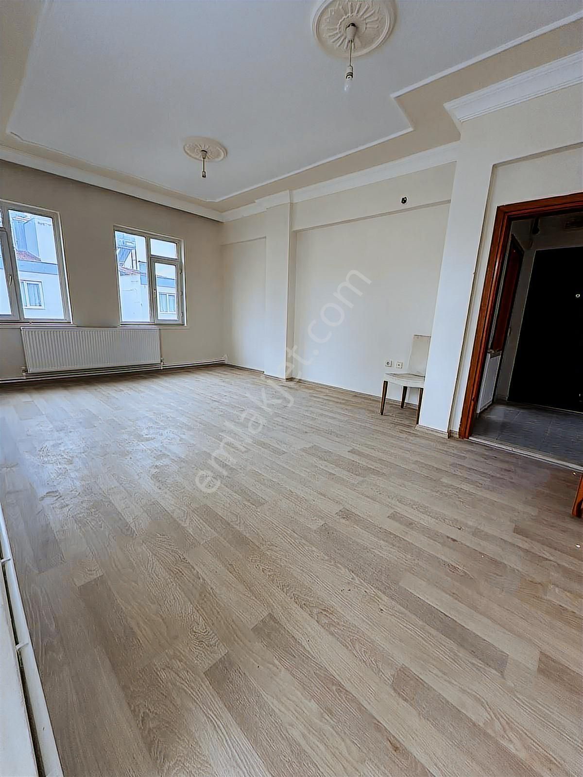 Antalya Meydankavağı Mah. Doğalgazlı 3+1 Kiralık Daire