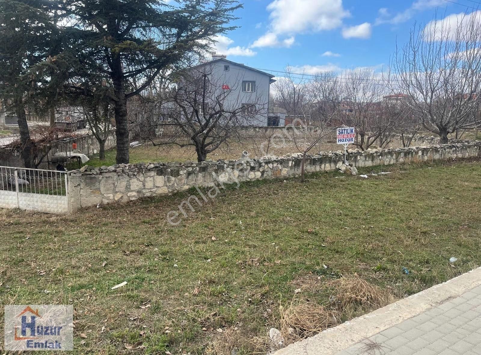 Satılık Arsa 730 Metrekare.