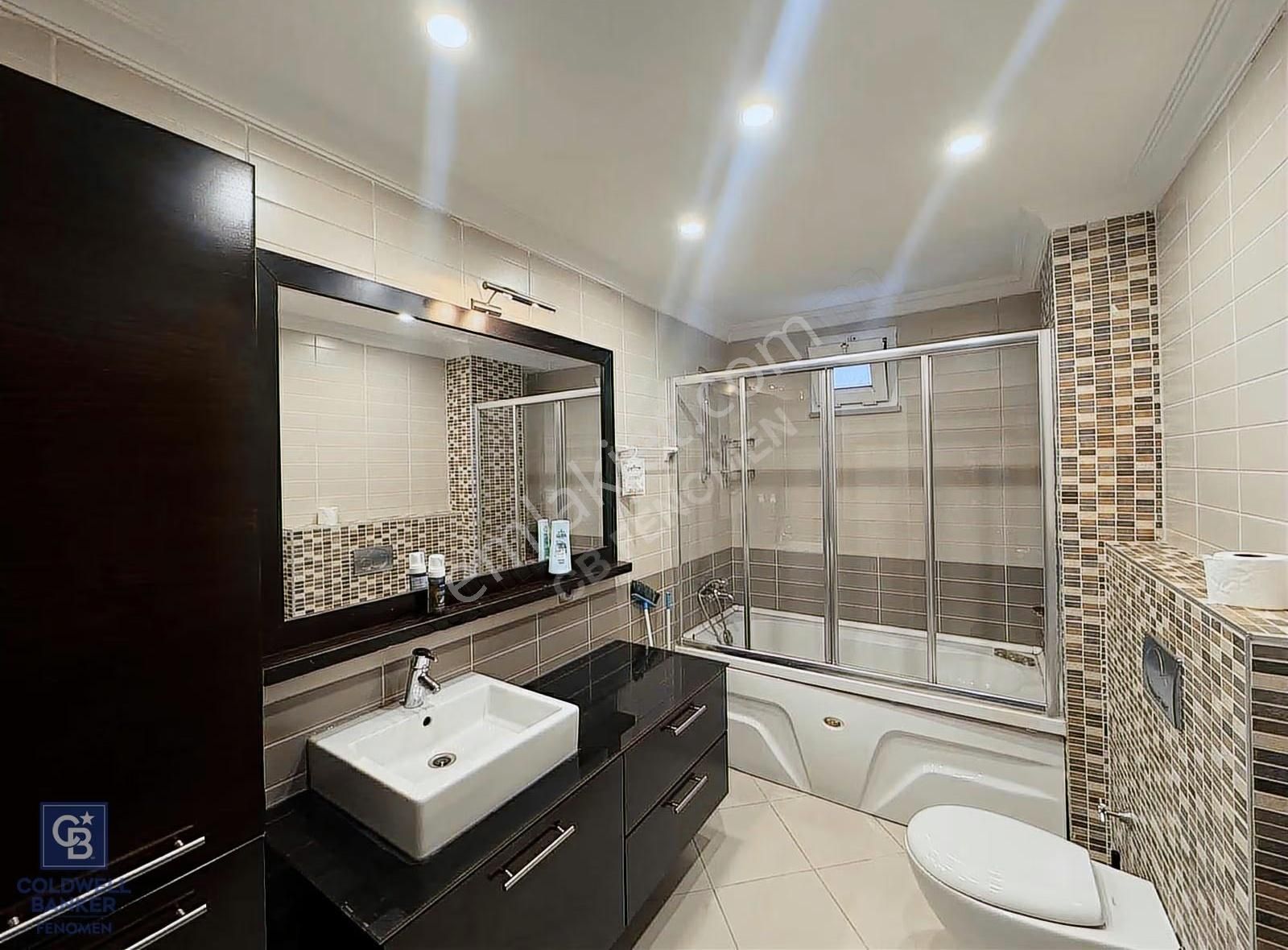 Çekmeköy Merkez Mah. Armoni Sitesi'nde 4+1 Satılık Daire 196 M2 - Görsel 2