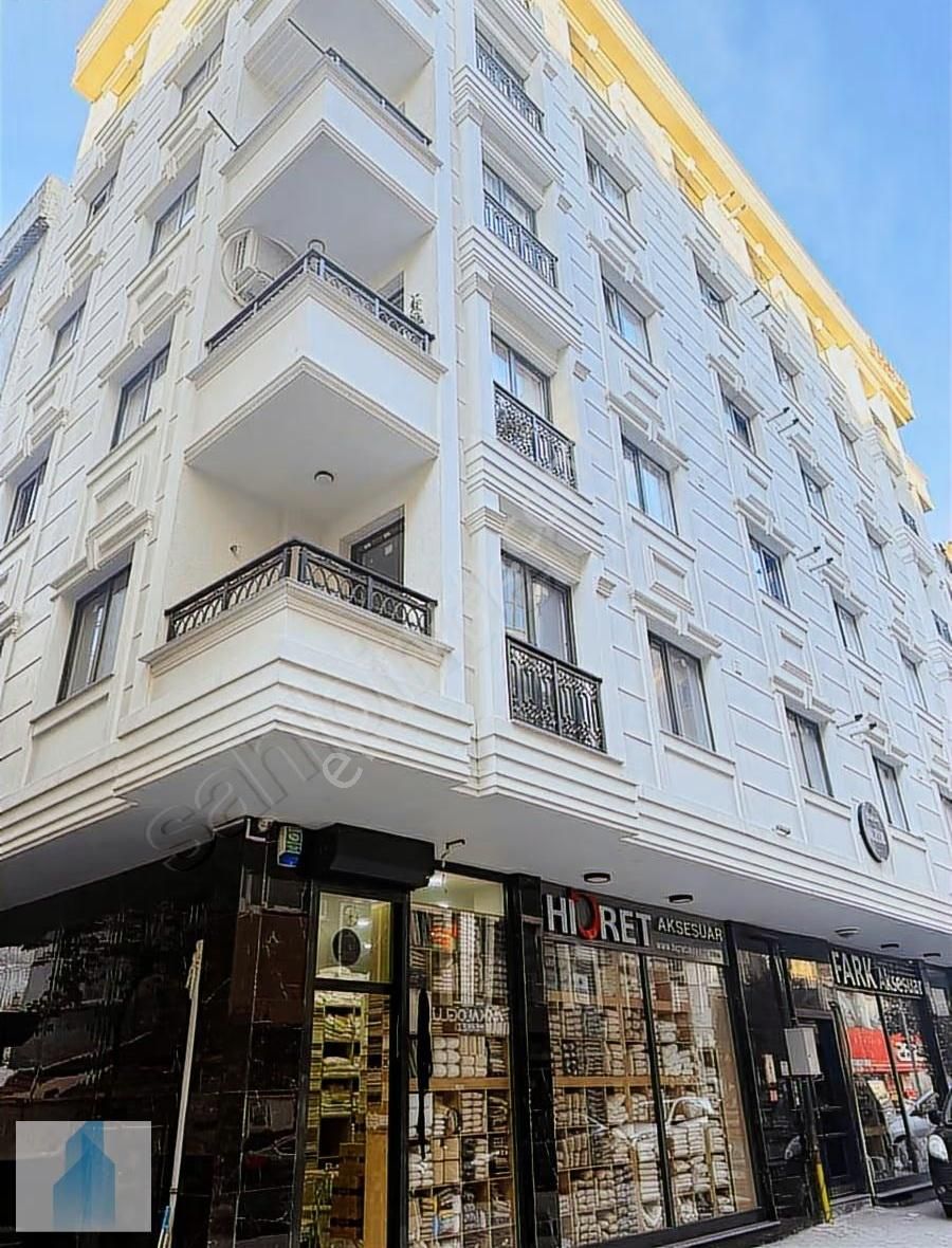 Güngören De Kale Center'a Çok Yakın Satılık 100 M2 İşyeri