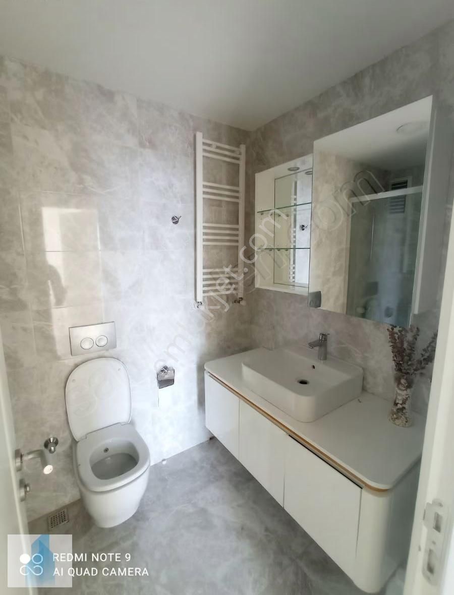 Bağcılar Loza Evlerin De Satılık 3+1,120 M2 Harika Daire - Görsel 5