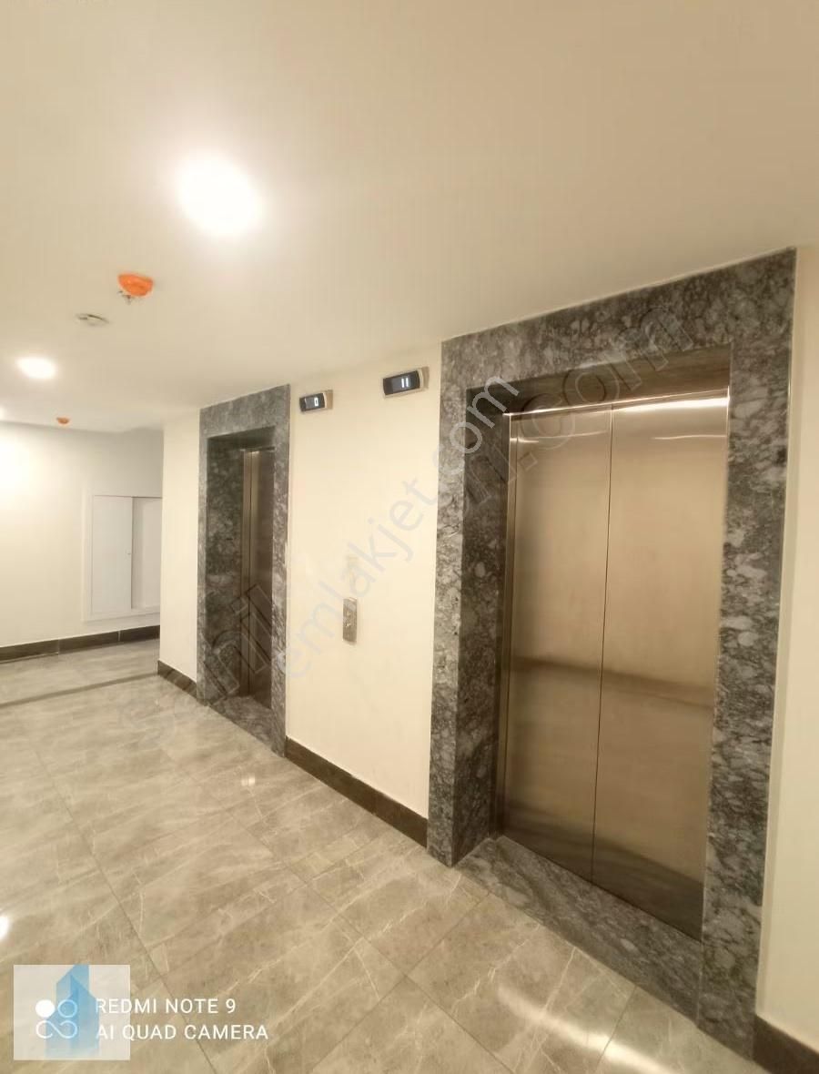 Bağcılar Loza Evlerin De Satılık 3+1,120 M2 Harika Daire - Görsel 30