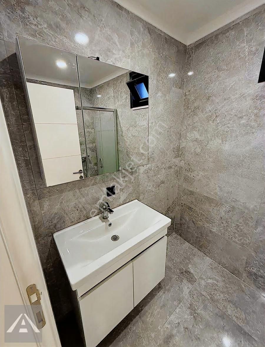 İdealtepe Büyüktur'da Marmaraya Çok Yakın 1 Yıllık Geniş 3+1 - Görsel 5