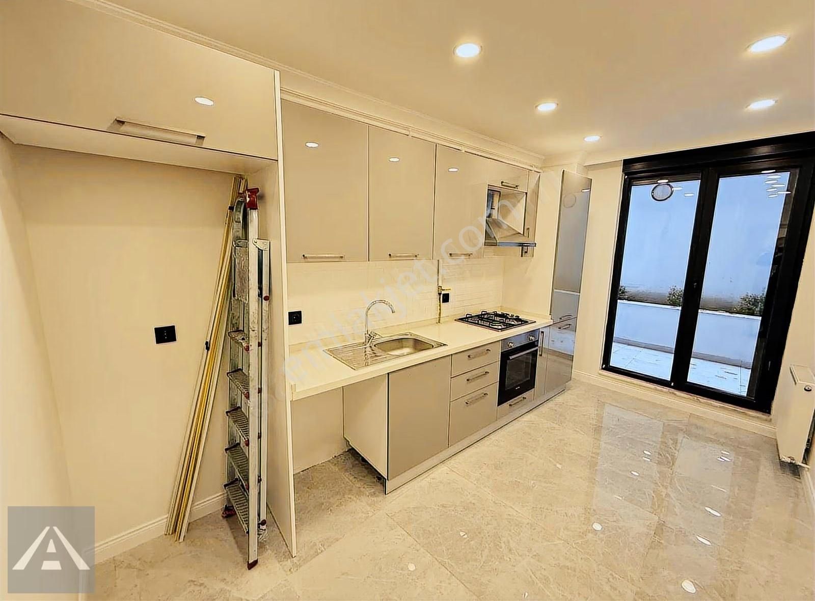 İdealtepe Büyüktur'da Marmaraya Çok Yakın 1 Yıllık Geniş 3+1 - Görsel 21