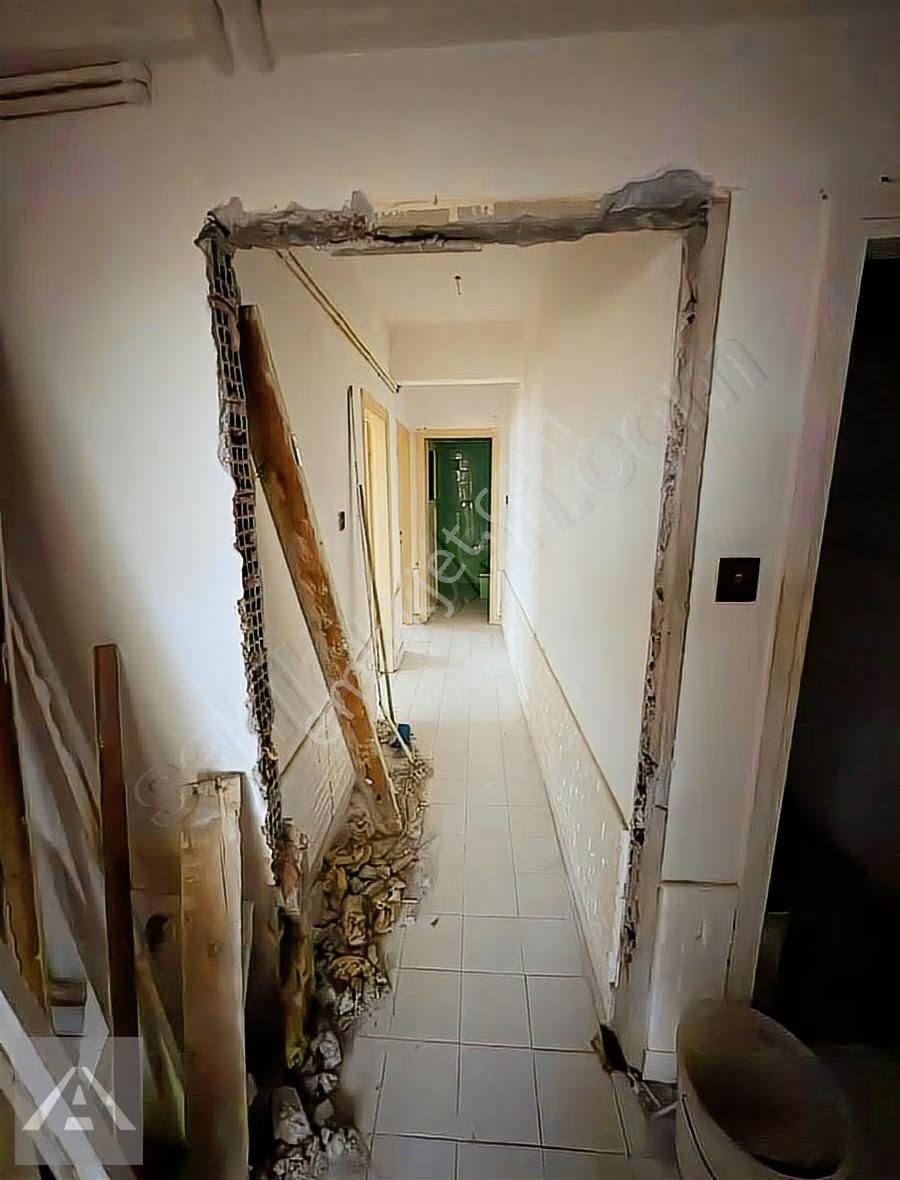 Feyzullah Mahallesinde Boş!! Arsa Payı Yüksek Krediye Uygun 2+1 - Görsel 5