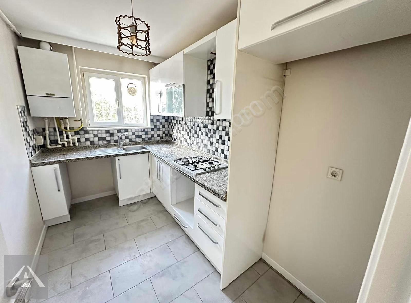 Maltepe Zümrütevler Çamlık Da Ulaşıma Yakın 2.5+1 !!! - Görsel 13