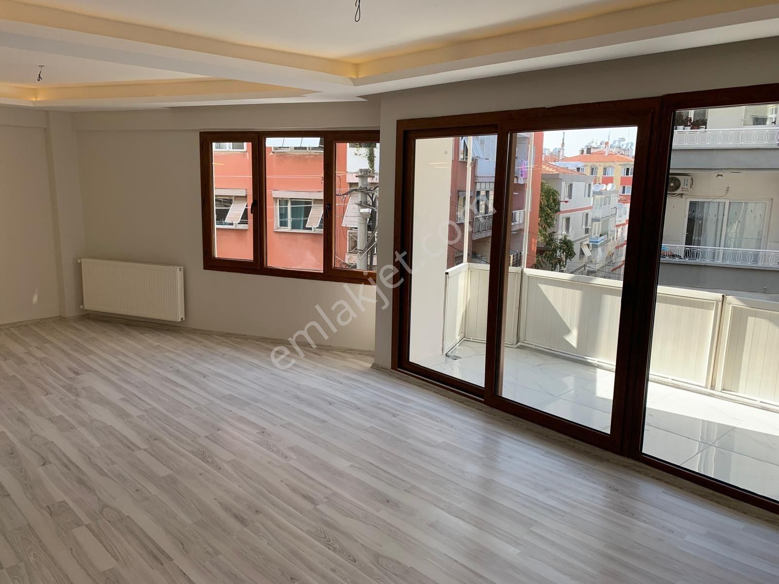 İzmir Konak Atilla Mahallesi İçi Full Yapılı Geniş 2+1