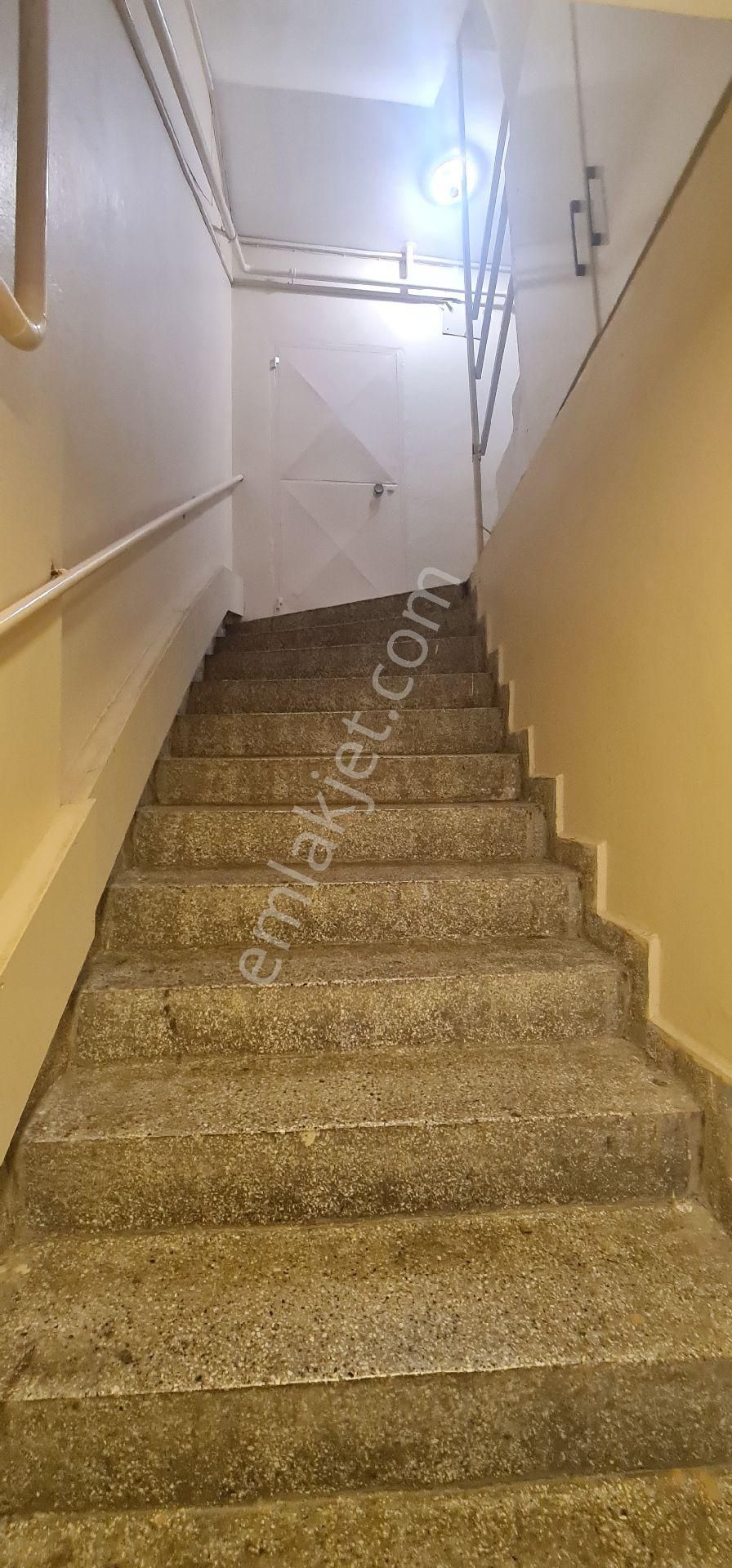 İzmir Konak Atilla Mahallesi İçi Full Yapılı Geniş 2+1 - Görsel 25