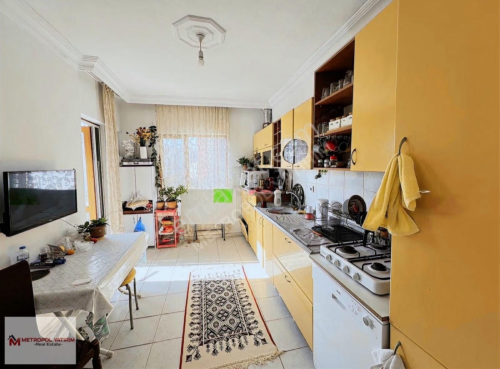 Yeşılbahçe'de 3+1 Arakat Ayrı Mutfak 155m2 Güney Cephe - Görsel 2