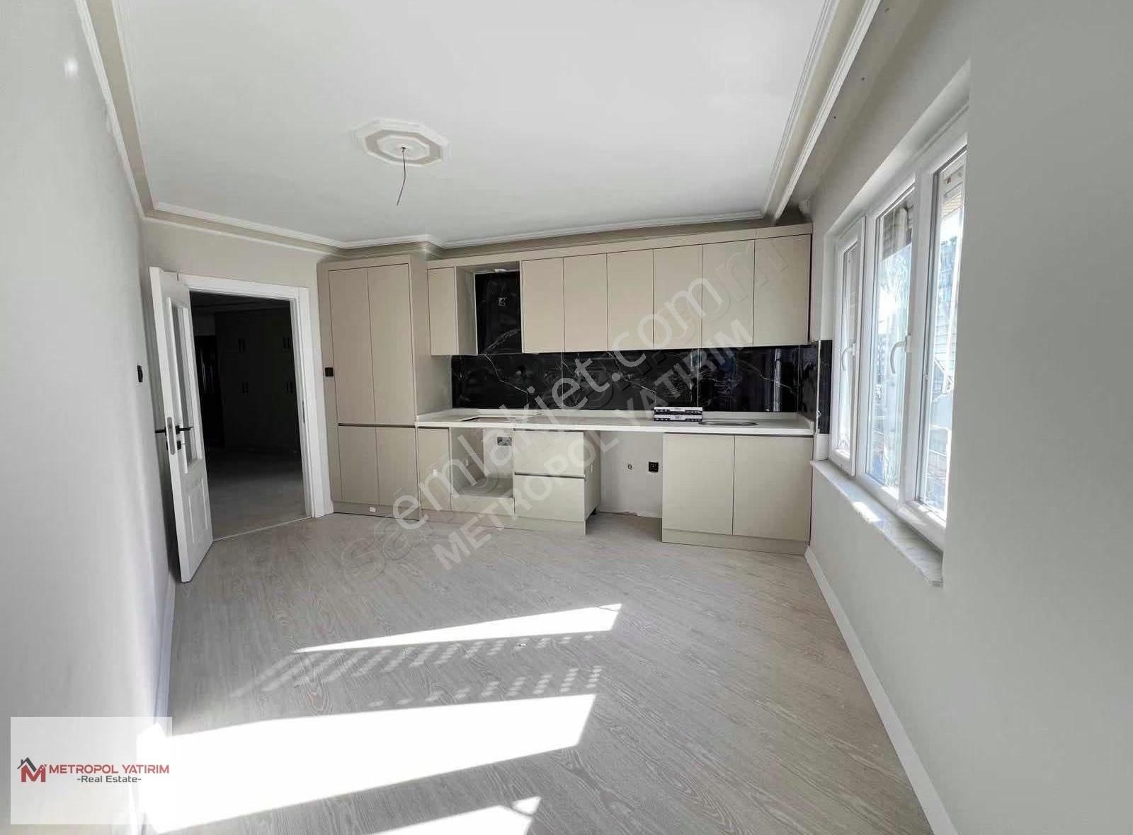 Kızıltoprak Meydan Tıp Yanı Katta Asansörlü 3+1 Ful Tadilatlı - Görsel 11