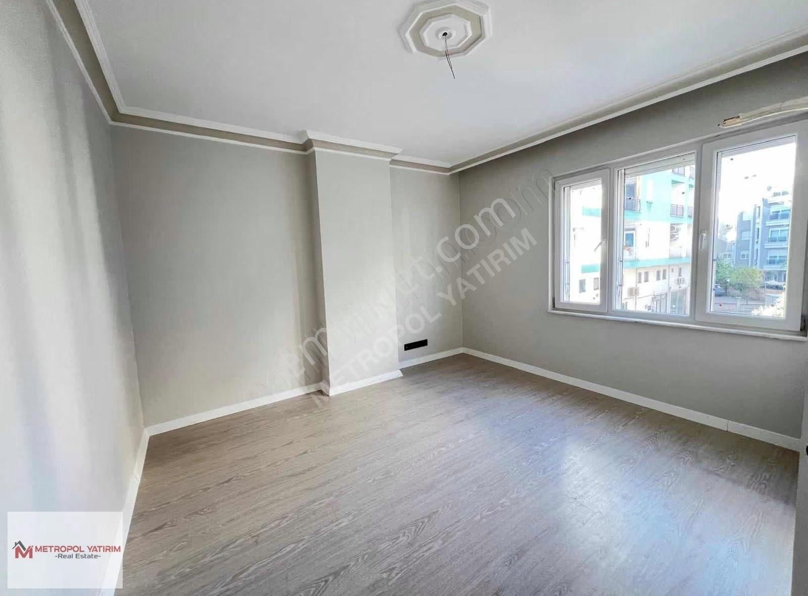 Kızıltoprak Meydan Tıp Yanı Katta Asansörlü 3+1 Ful Tadilatlı - Görsel 4